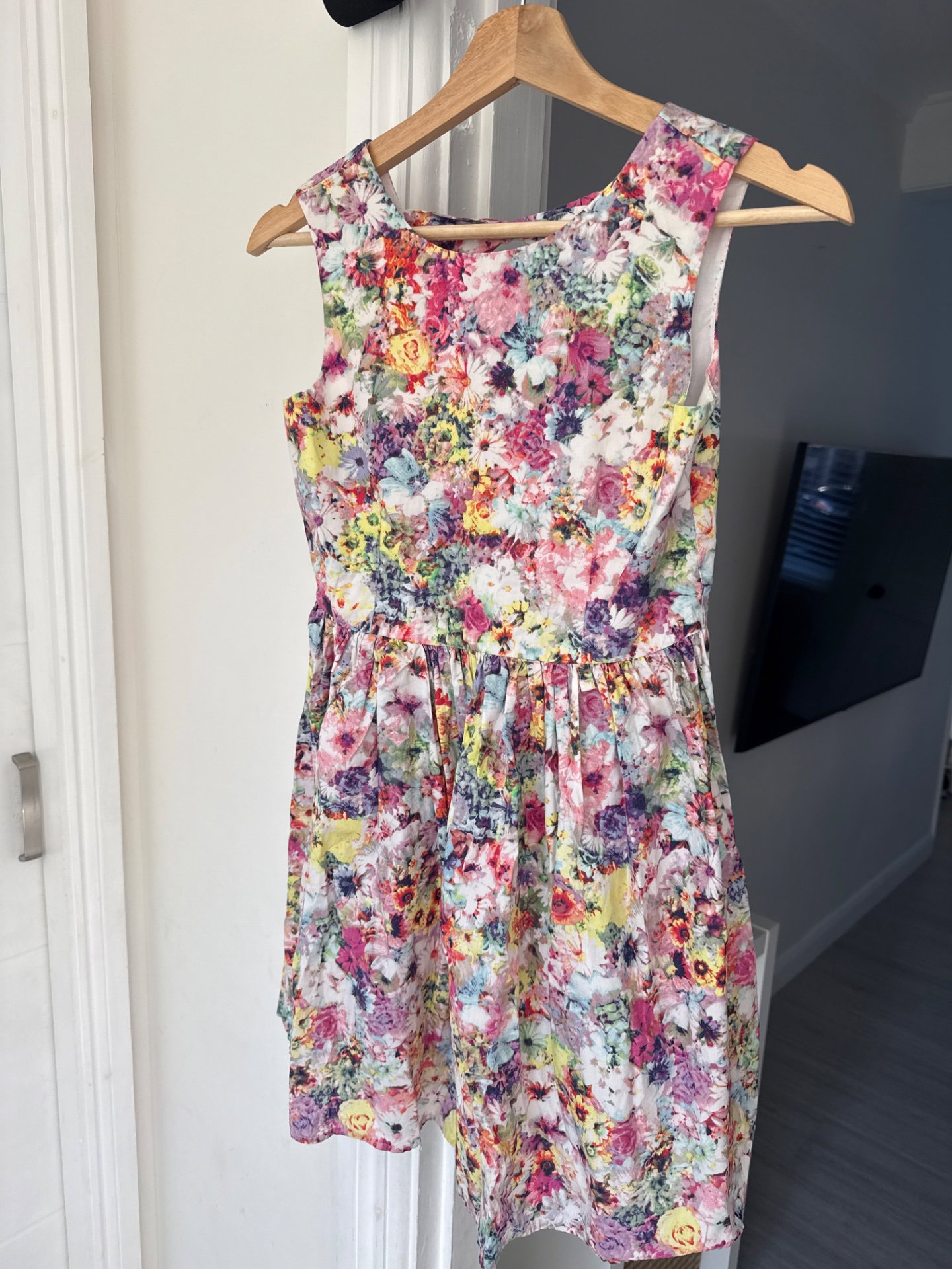 Floral Sleeveless Summer Dress, H&M, 12 years, Good condition — preloved on SilentSale®
