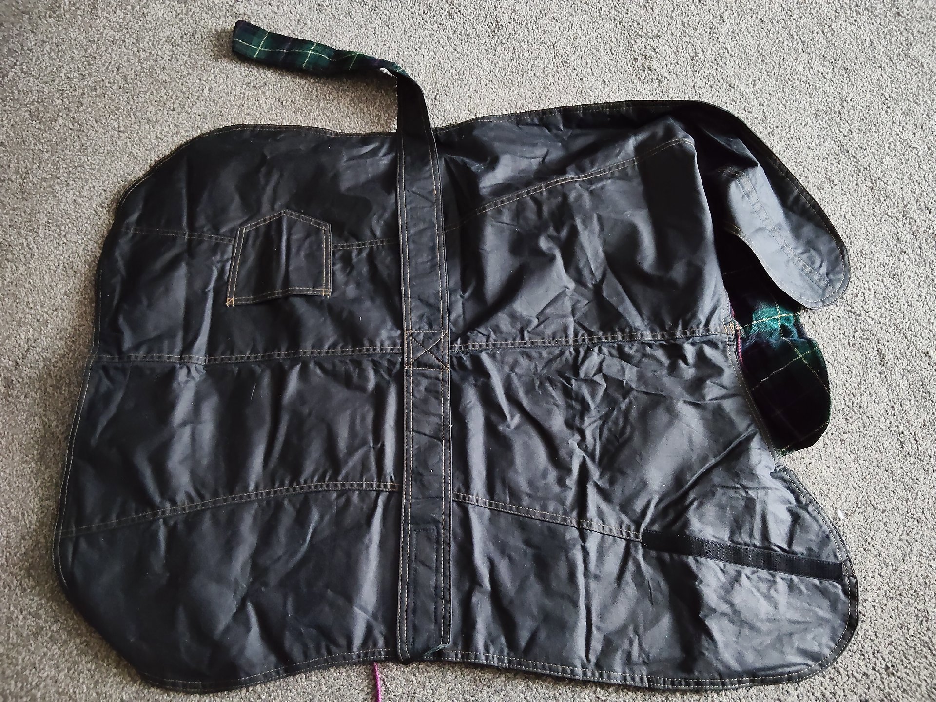 Wax dog coat, Unbranded, 30, New condition — preloved on SilentSale®