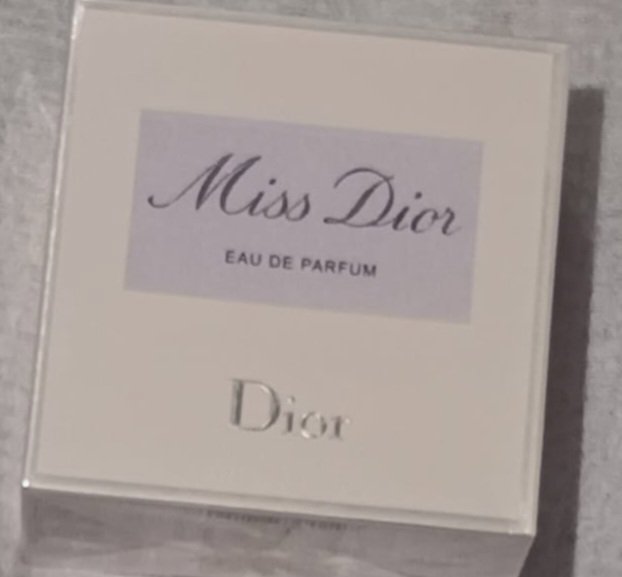 Eau De Parfum, Dior, 4, New condition — preloved on SilentSale®