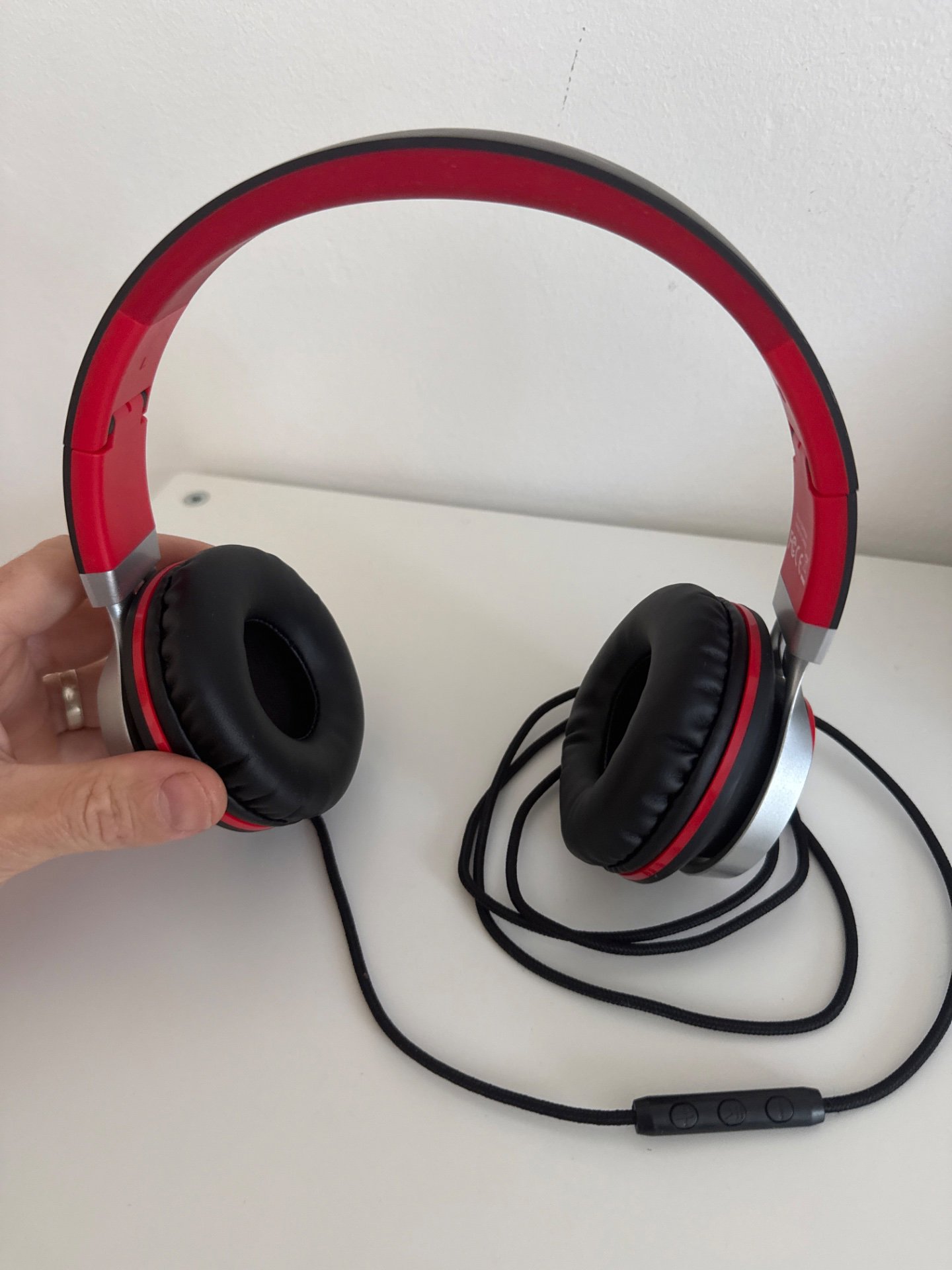 Bywulanda Wired Over-Ear Headphones Red and Black, Bywulanda, One Size, Excellent condition — preloved on SilentSale®