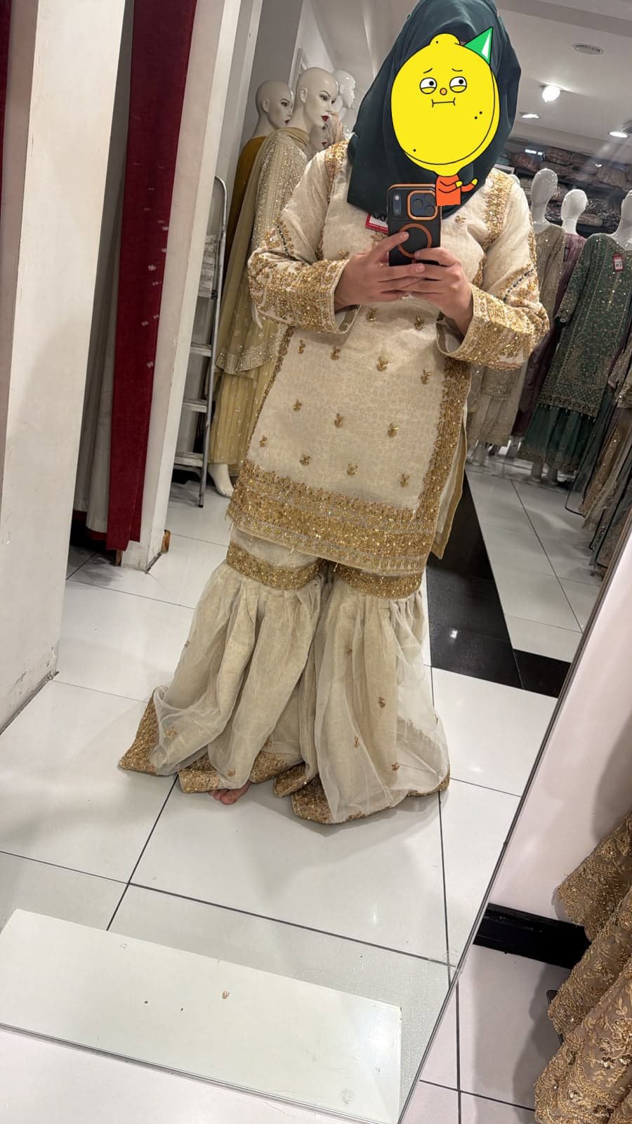 Traditional Embroidered Cream and Gold Shalwar Kameez Set, Unbranded, 8, New condition — preloved on SilentSale®
