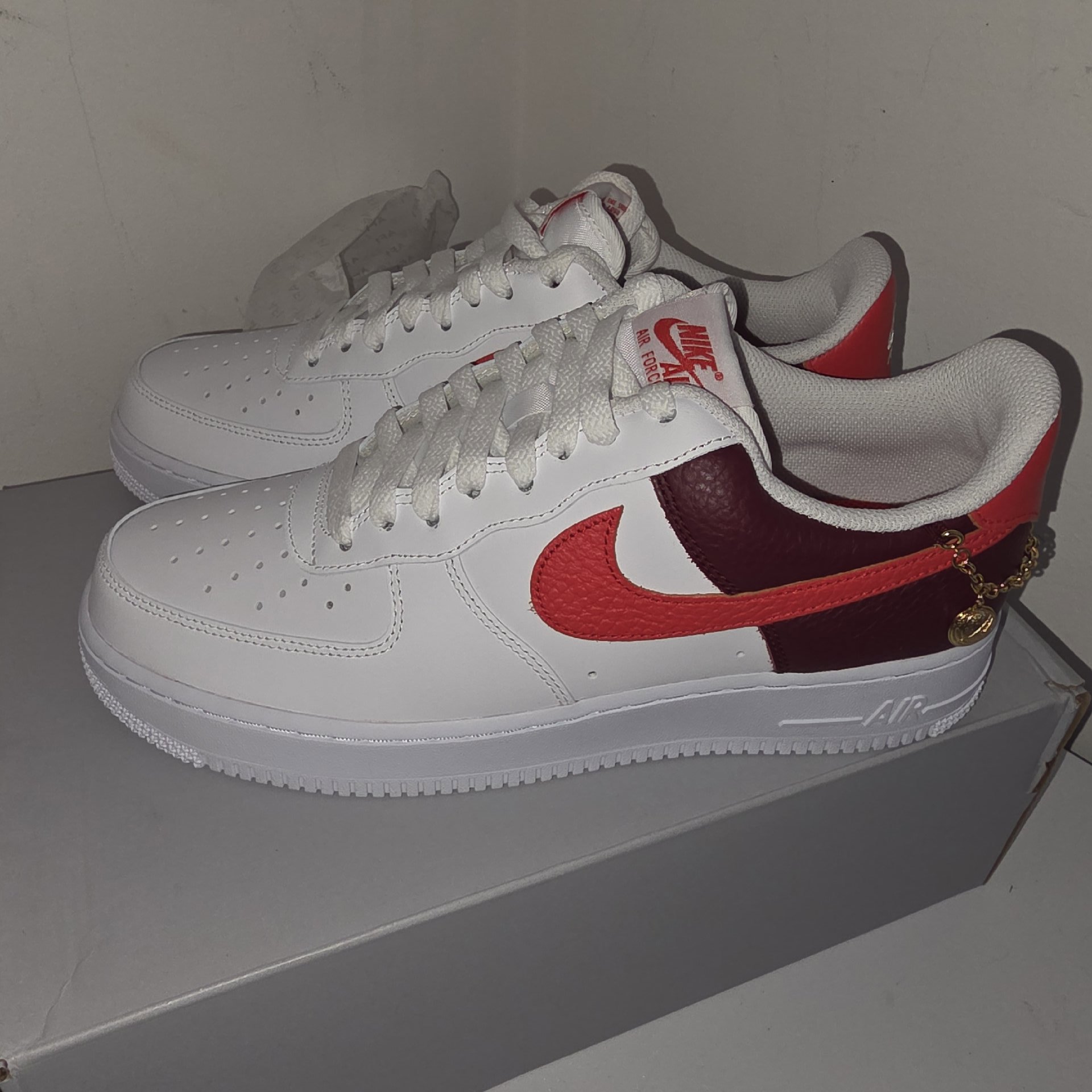 Nike Air Force 1 White Red Trainers – UK 8.5, Nike, 8.5, Excellent condition — preloved on SilentSale®