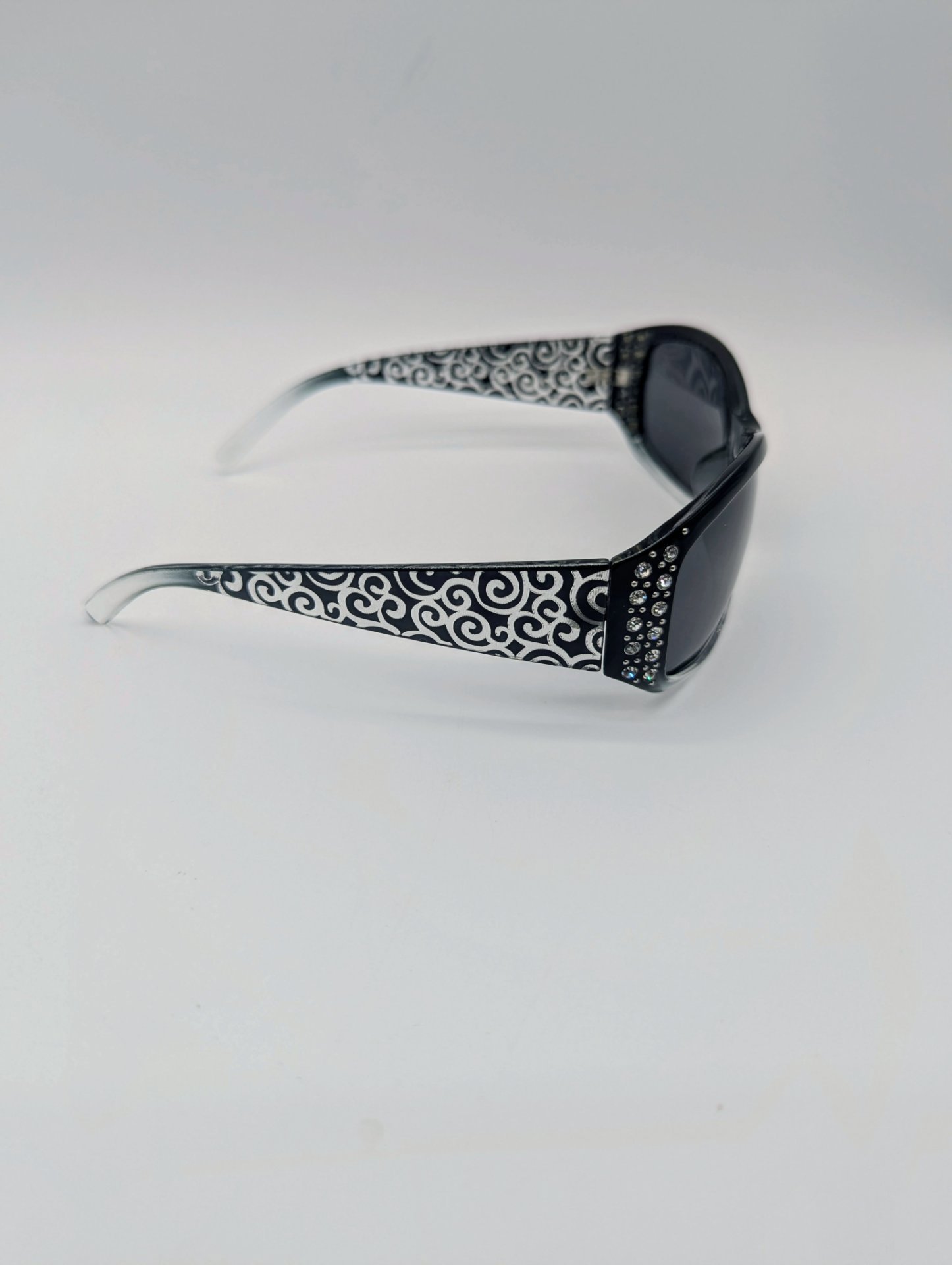 Siphew Black Sunglasses with Patterned Arms, Siphew, One Size, New condition — preloved on SilentSale®