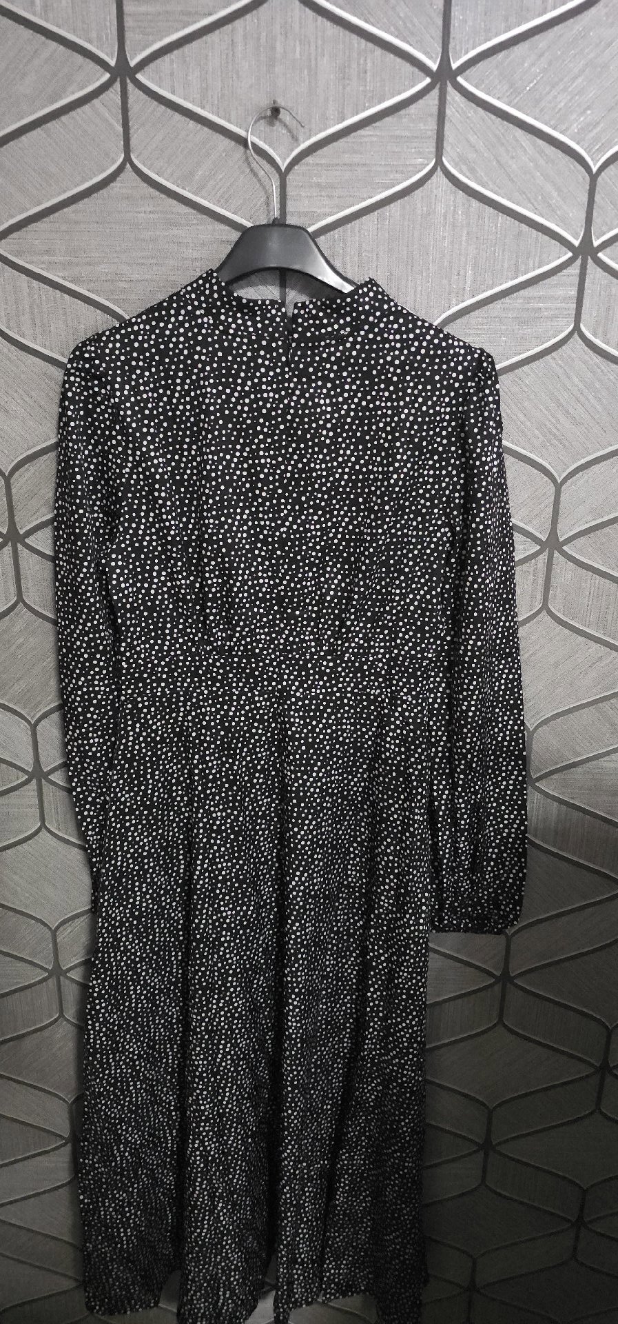 Black Polka Dot Long Sleeve Midi Dress, Aveloria, XS, New condition — preloved on SilentSale®