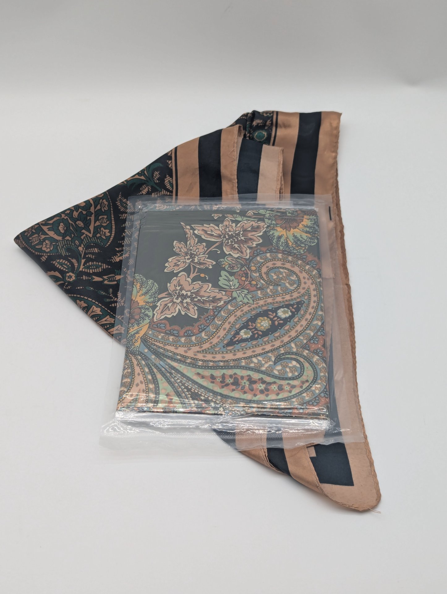 Paisley Patterned Silk Scarf in Black and Brown, Unbranded, S, New condition — preloved on SilentSale®