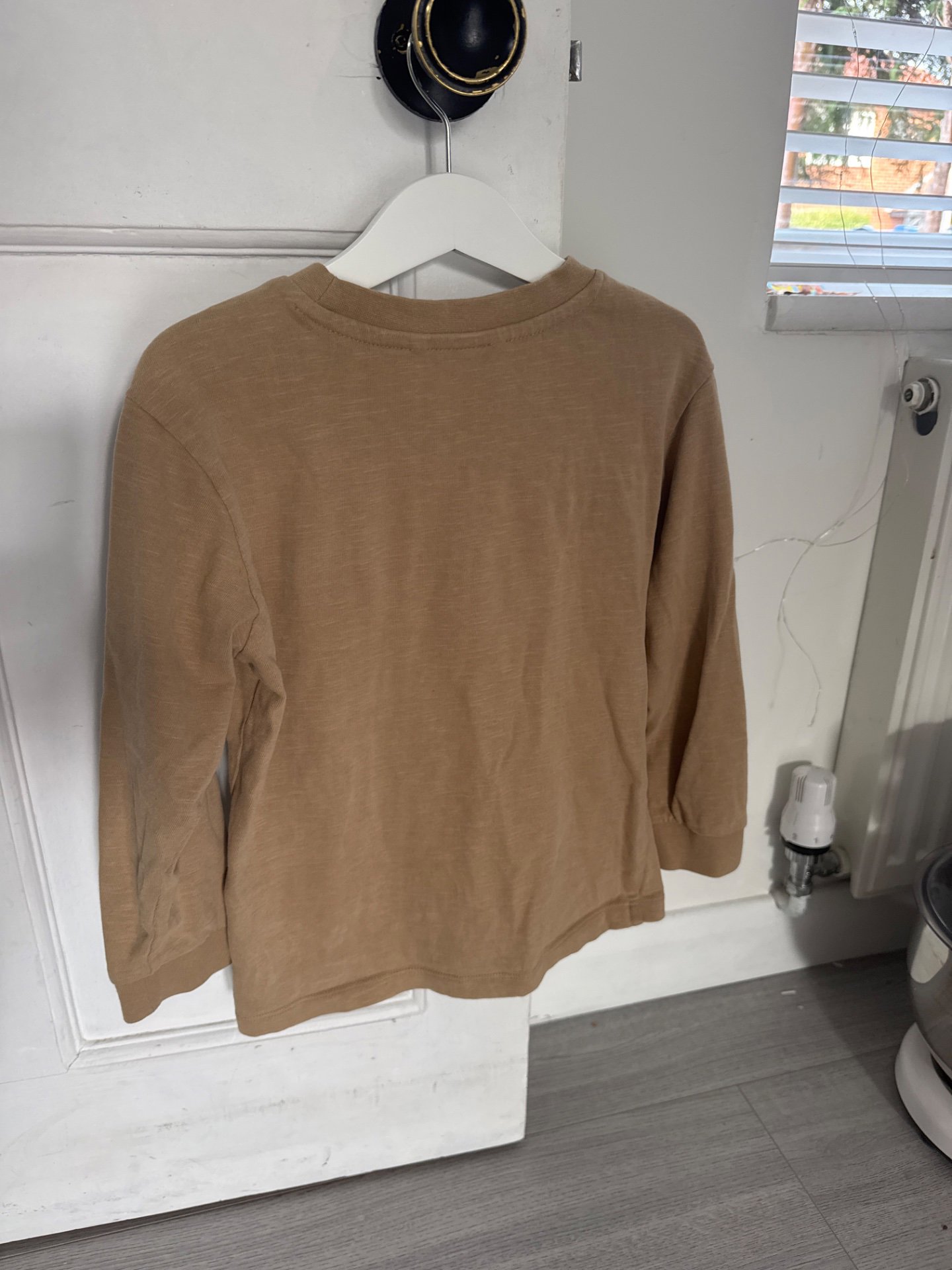 Brown Long Sleeve T-Shirt, George, 6-7 years, Good condition — preloved on SilentSale®
