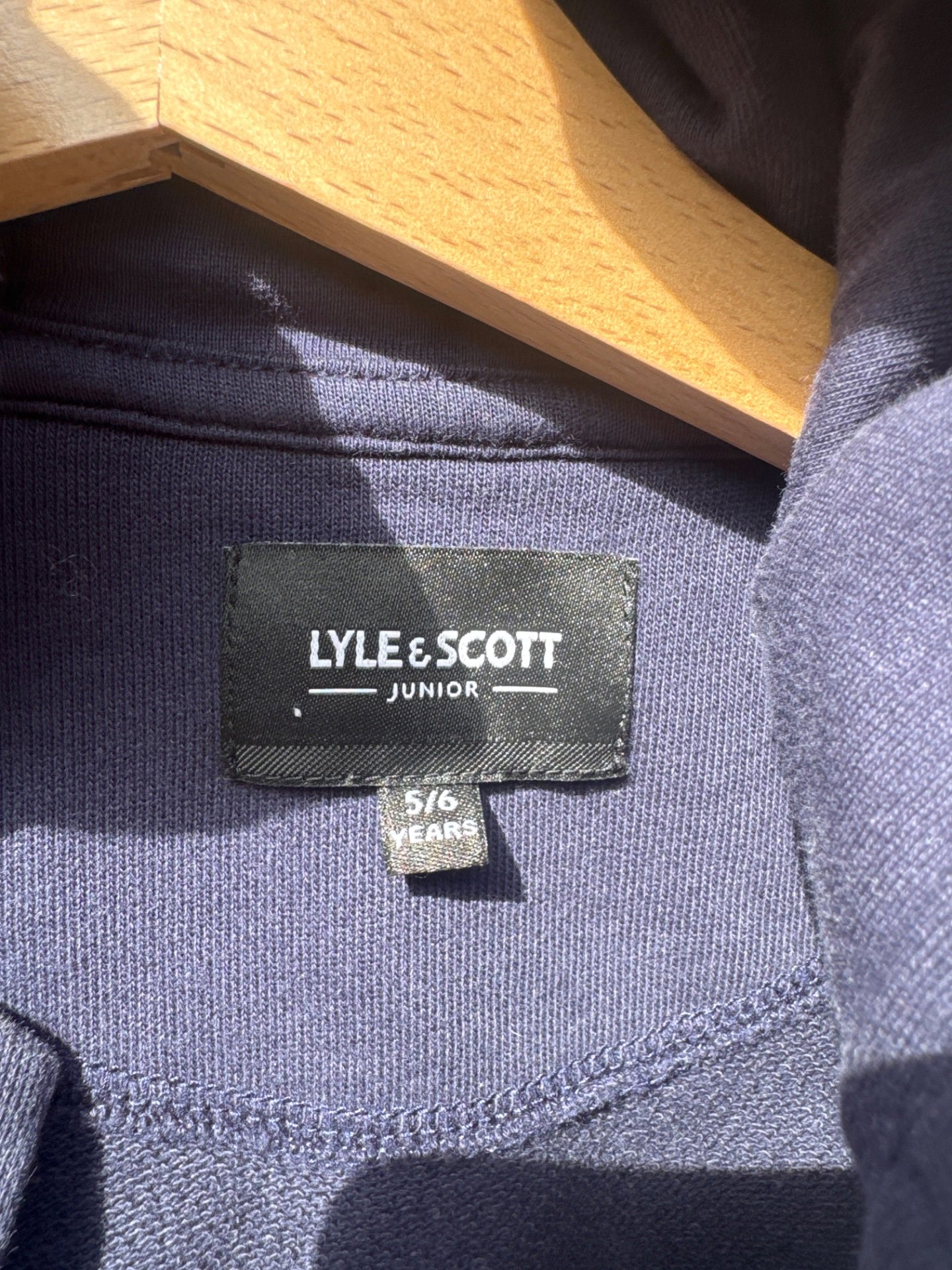 Lyle & Scott Junior Navy Sweatshirt – 5/6 Years, Lyle & Scott, 6 years, Excellent condition — preloved on SilentSale®