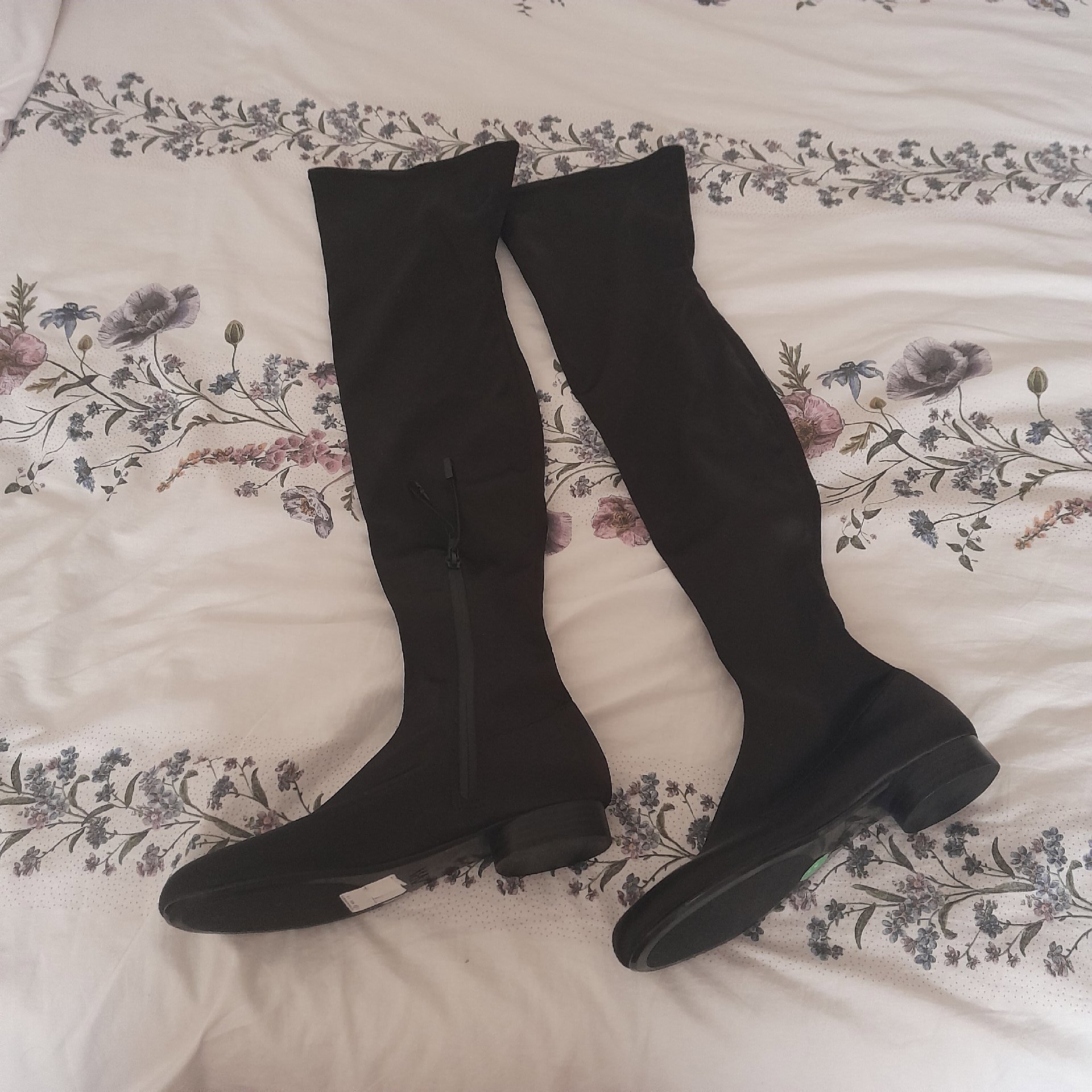 Ladies shoes , Zara, 4, Excellent condition — preloved on SilentSale®