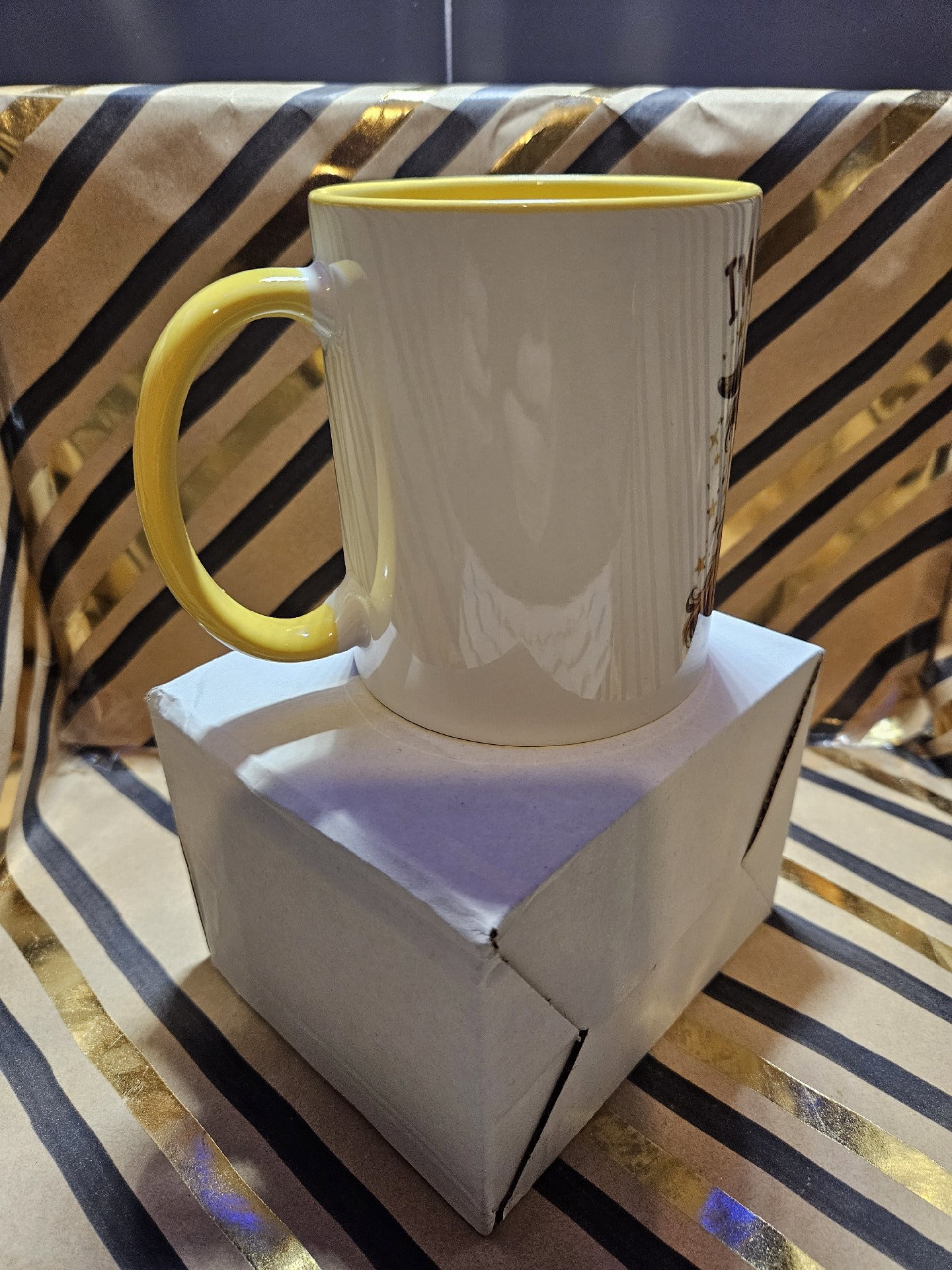 Ceramic Mug with Humorous Highland Cow Design, Unbranded, One Size, New condition — preloved on SilentSale®