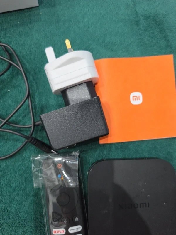 Xiaomi TV Box Streaming Media Player with Remote, Xiaomi, One Size, Excellent condition — preloved on SilentSale®