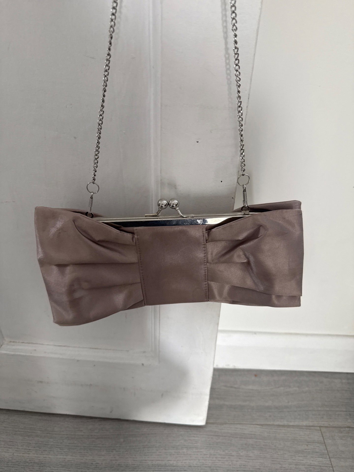 Satin Evening Clutch Bag with Chain Strap, Unbranded, Small, Good condition — preloved on SilentSale®