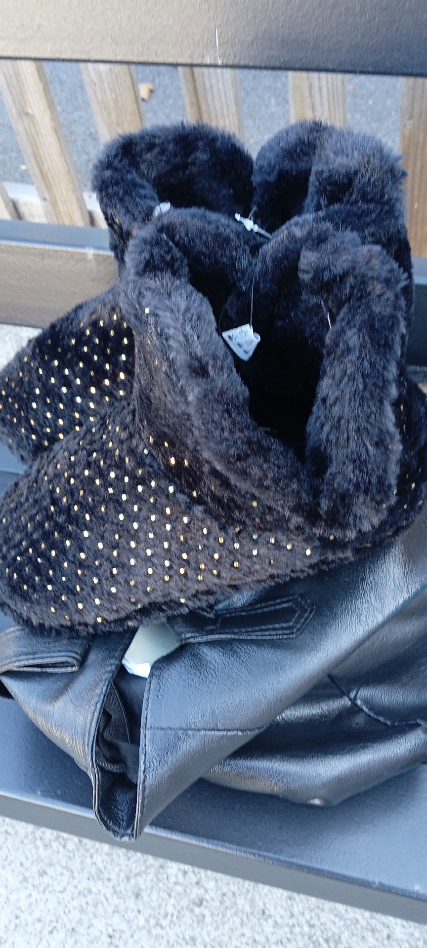 Black Faux Fur Studded Slippers, Unbranded, 38/39, Excellent condition — preloved on SilentSale®