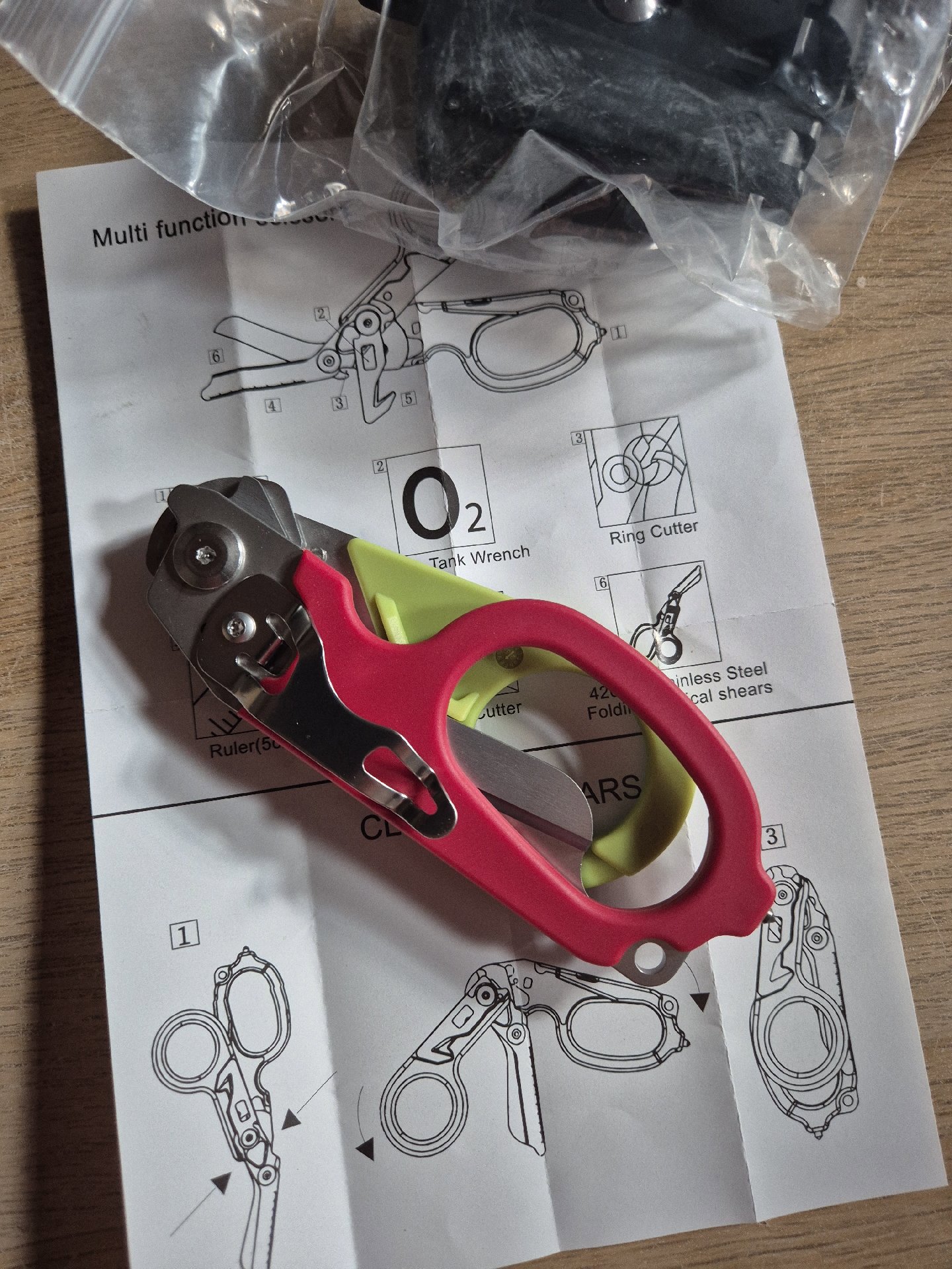 Multi-Function Emergency Rescue Shears Scissors, Unbranded, Medium, New condition — preloved on SilentSale®