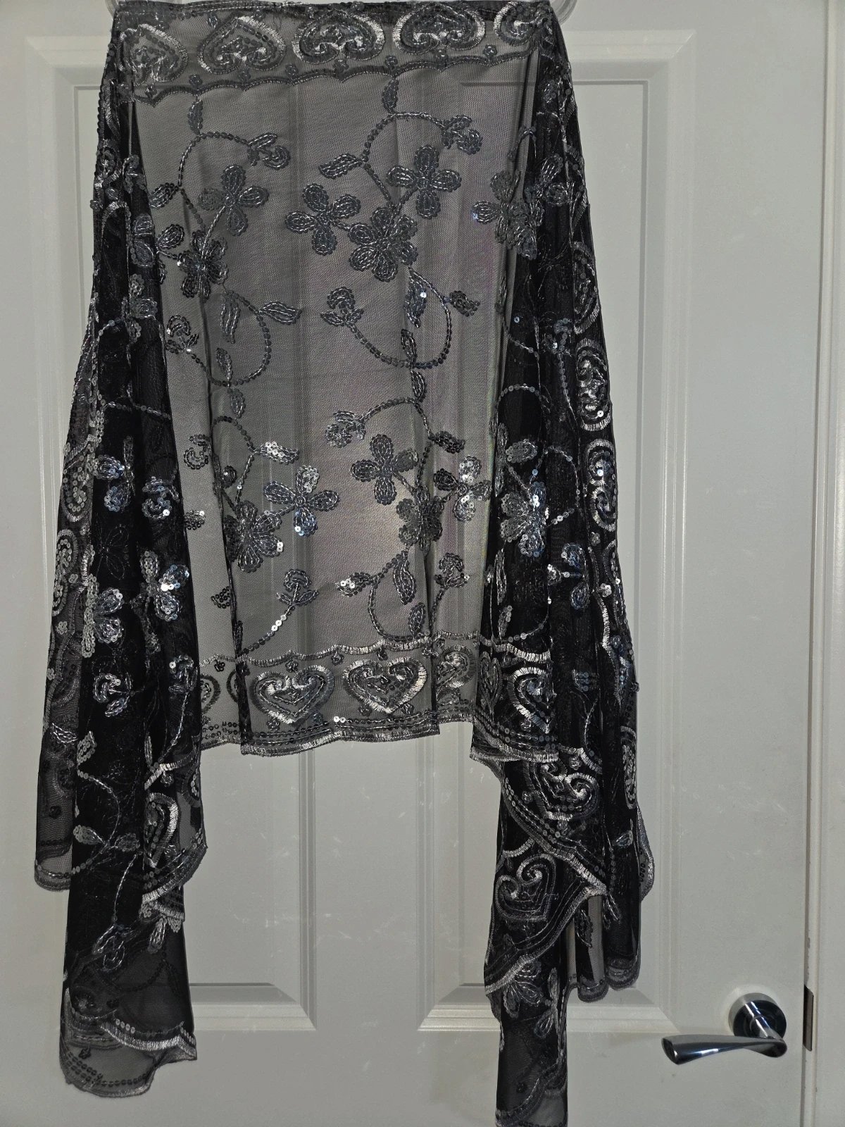Black & Silver Sequin Floral Evening Shawl Wrap, Amazon, One size, New condition — preloved on SilentSale®