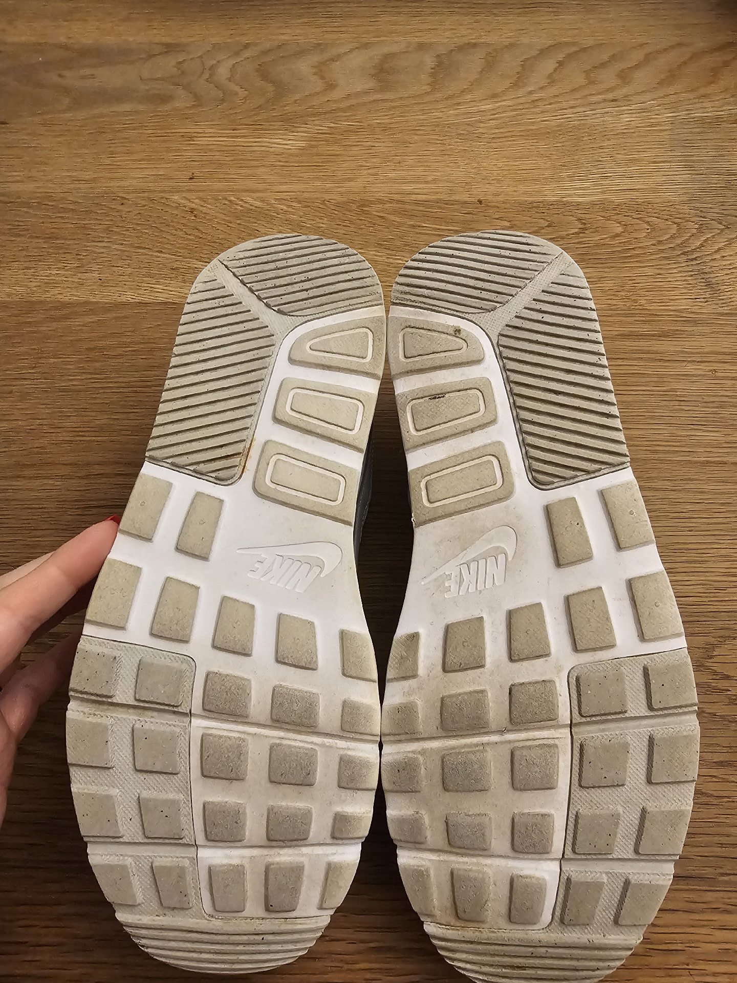 Nike Women Air Max Sc White Metalic Platnium CW4554-100 UK 8, Nike, 8, Good condition — preloved on SilentSale®