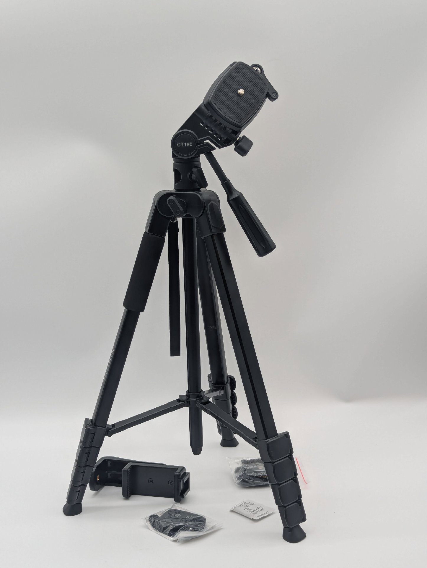 Ninetight CT190 Tripod with Remote for Phone and Camera, Ninetight, One Size, New condition — preloved on SilentSale®