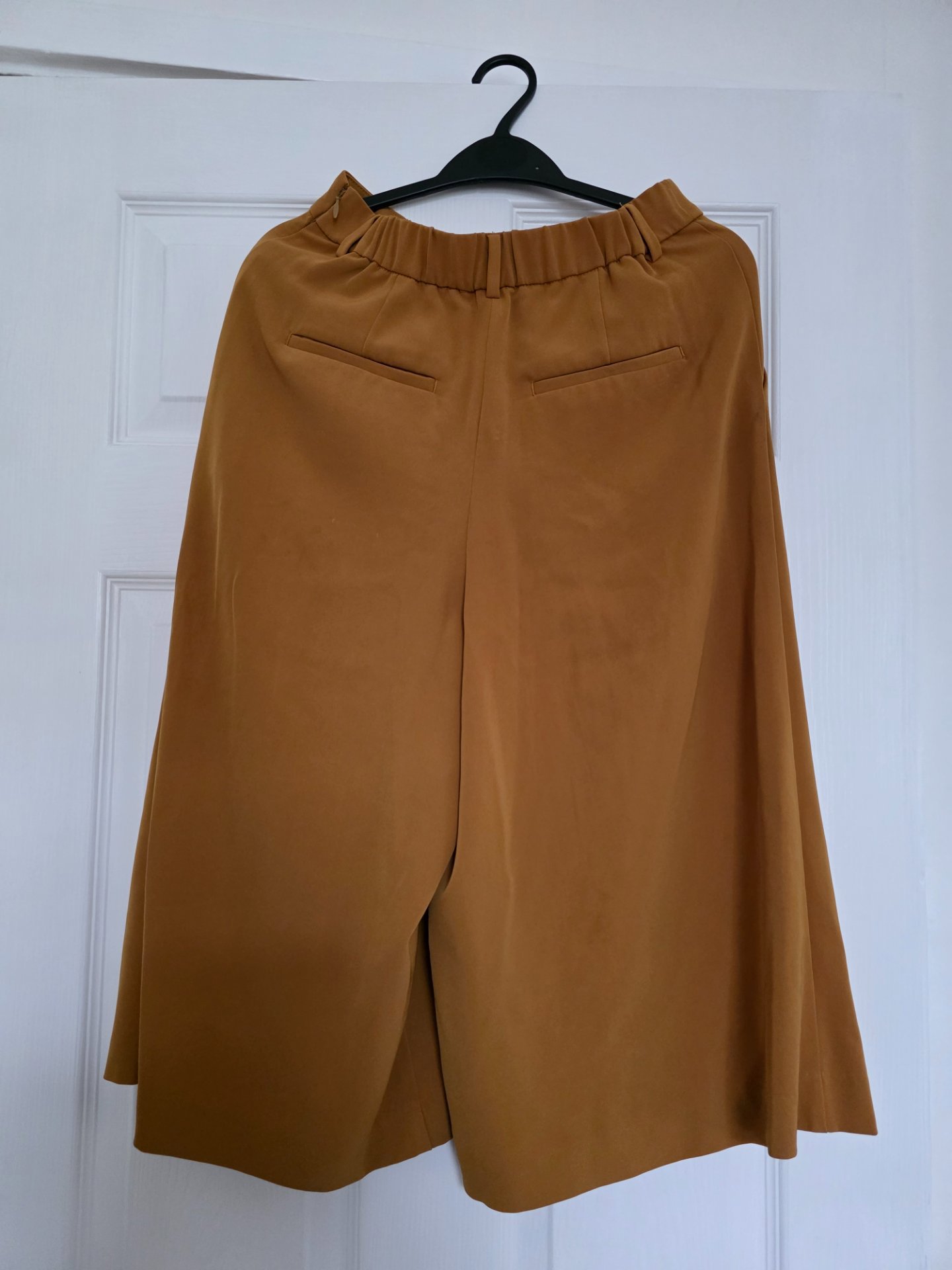 Brown Wide Leg Culottes, Uniqlo, M, Excellent condition — preloved on SilentSale®