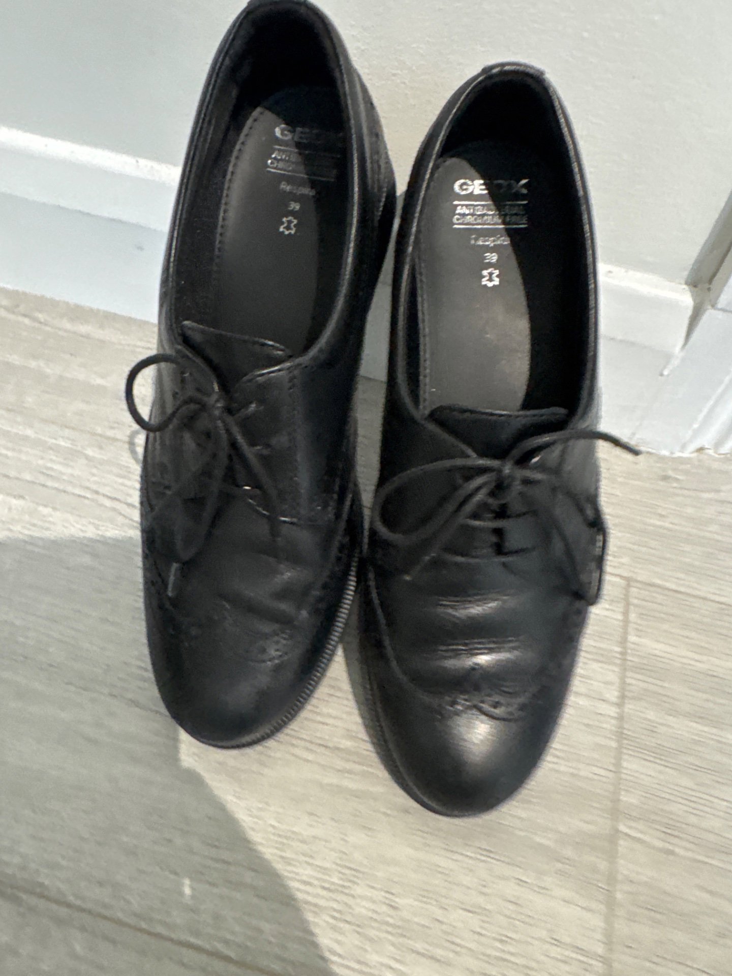 Geox Black Leather Brogue Lace-Up Shoes – UK 6 EU 39, Geox, 6, Like New condition — preloved on SilentSale®