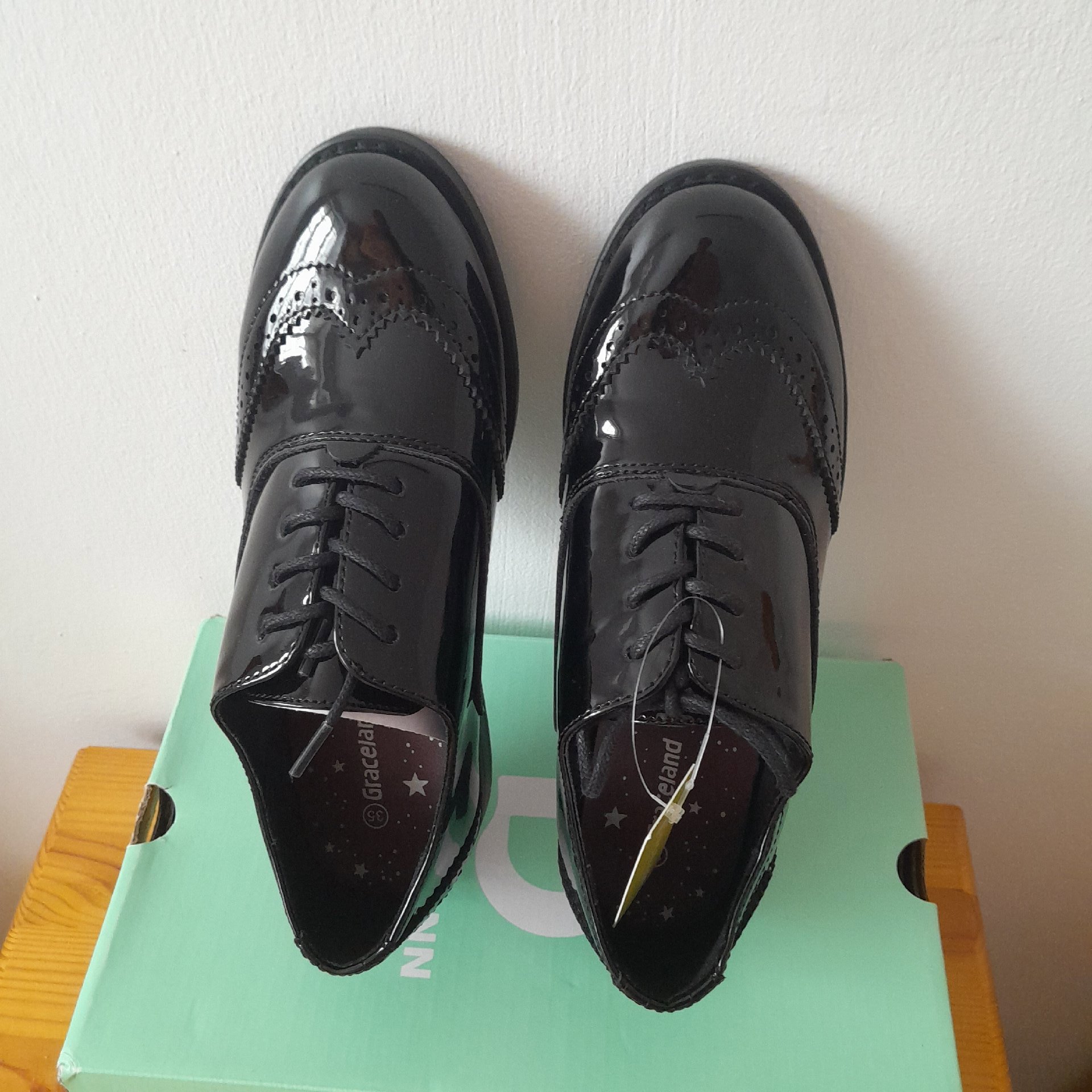 Girls school shoes, Deichmann, 1, Excellent condition — preloved on SilentSale®