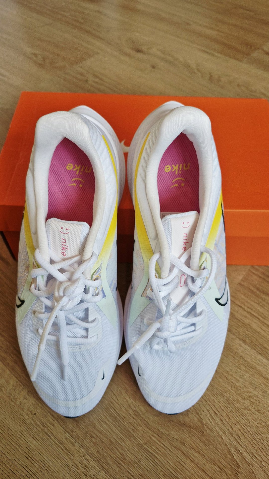 White Nike Women's Quest 5 PRM (Premium) Running Trainers New Size Uk 7.5 EU 42, Nike, 7.5, New condition — preloved on SilentSale®