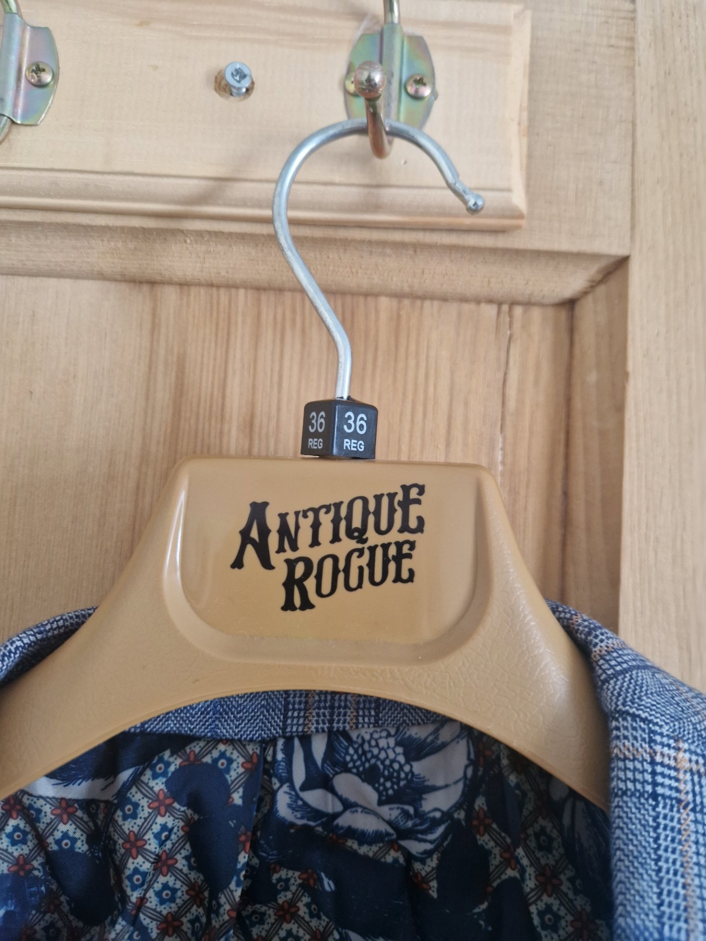 Men’s wedding suit, antique, 36S, Like New condition — preloved on SilentSale®