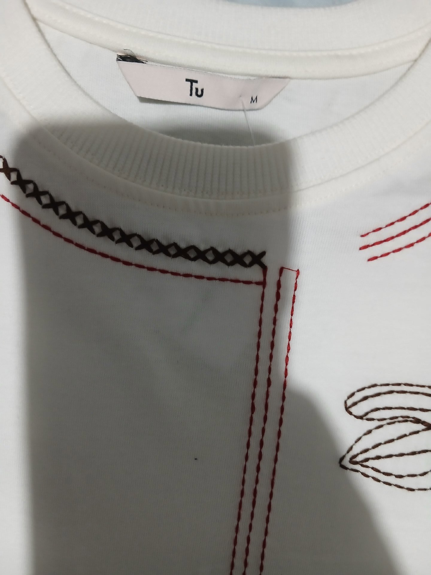 Tu White Embroidered Short Sleeve T-Shirt – Size M, TU, M, Excellent condition — preloved on SilentSale®