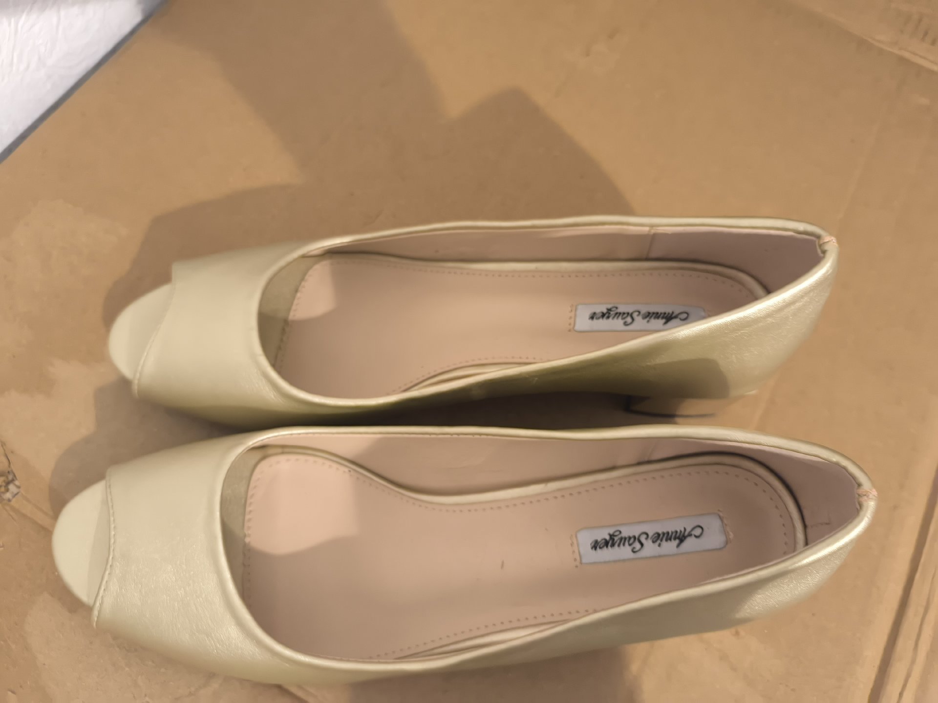 Annie Sawyer Gold Peep Toe Low Heel Shoes – Size 8, Annie Sawyer, 8, Excellent condition — preloved on SilentSale®