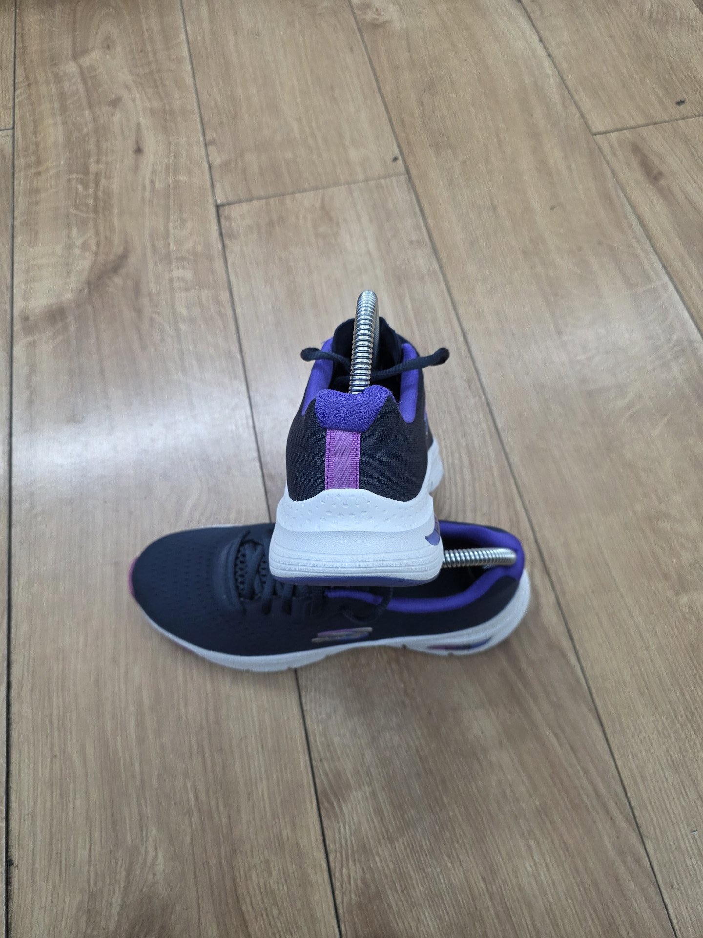 Skechers Arch Fit Black and Purple Trainers uk 7, Skechers, 7, Excellent condition — preloved on SilentSale®