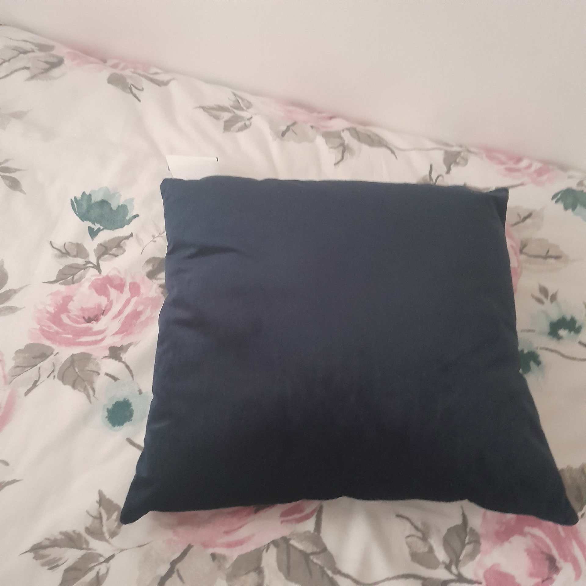 Christmas Decorative Cushion with Festive House Design, THE CUSHION FACTORY, One Size, Excellent condition — preloved on SilentSale®