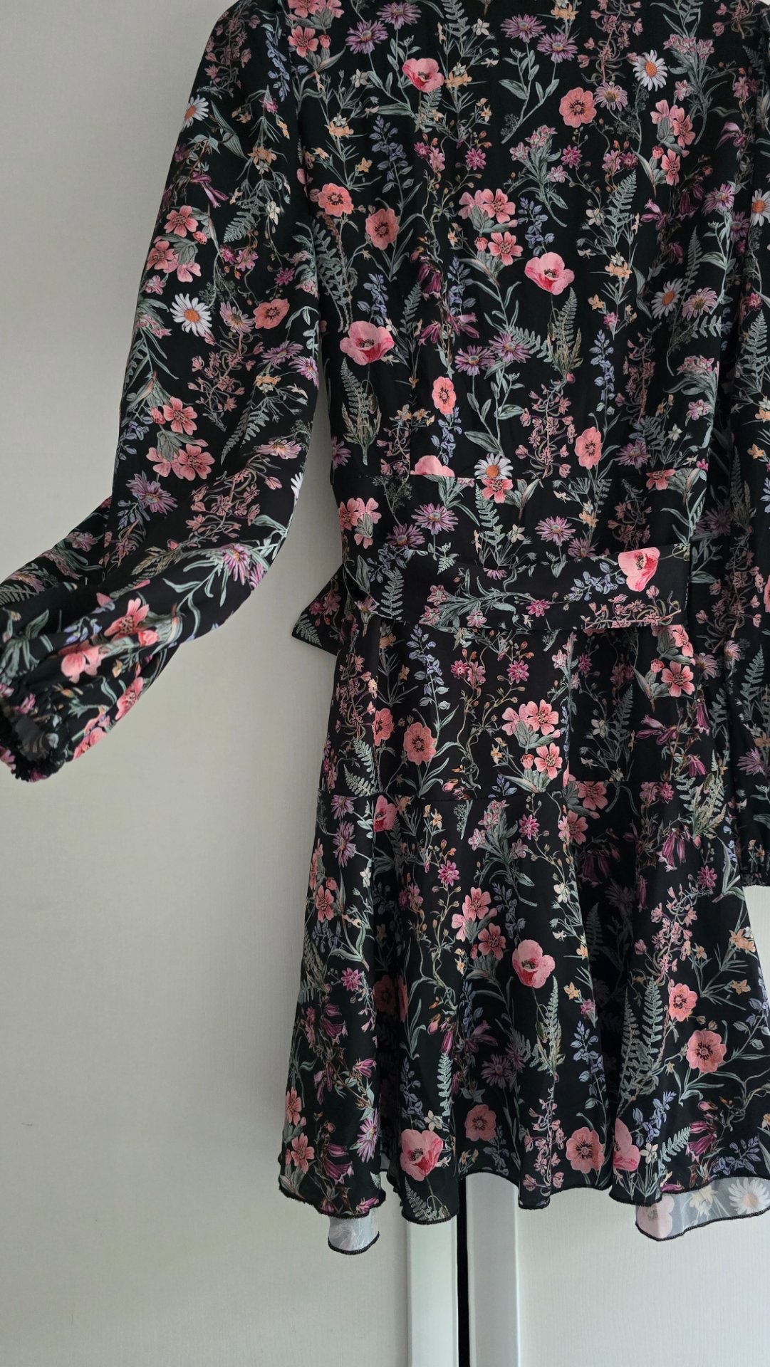 Floral Print Long Sleeve Mini Dress, Gini London, 14, Excellent condition — preloved on SilentSale®