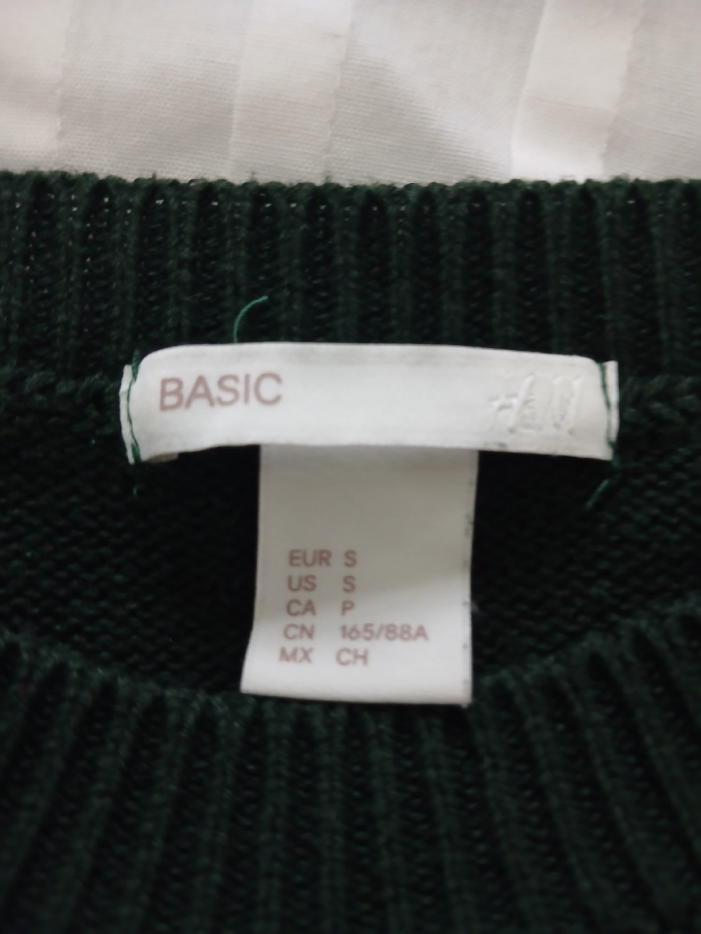 H&M Basic Dark Green Cable Knit Jumper – Size S, H&M, S, Like New condition — preloved on SilentSale®