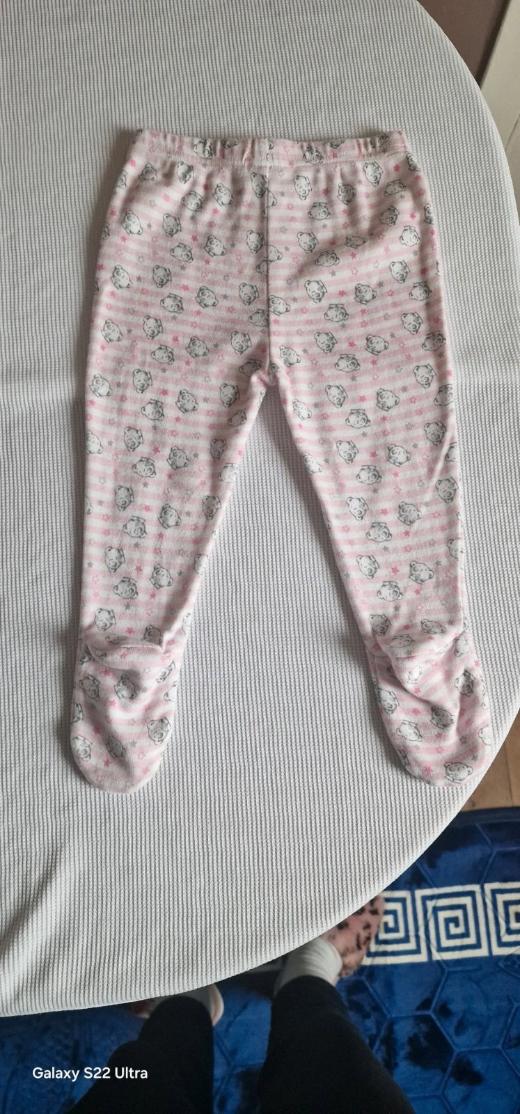 Girls trousers with feet, Primark, 6-9 months / 68 cm, Excellent condition — preloved on SilentSale®