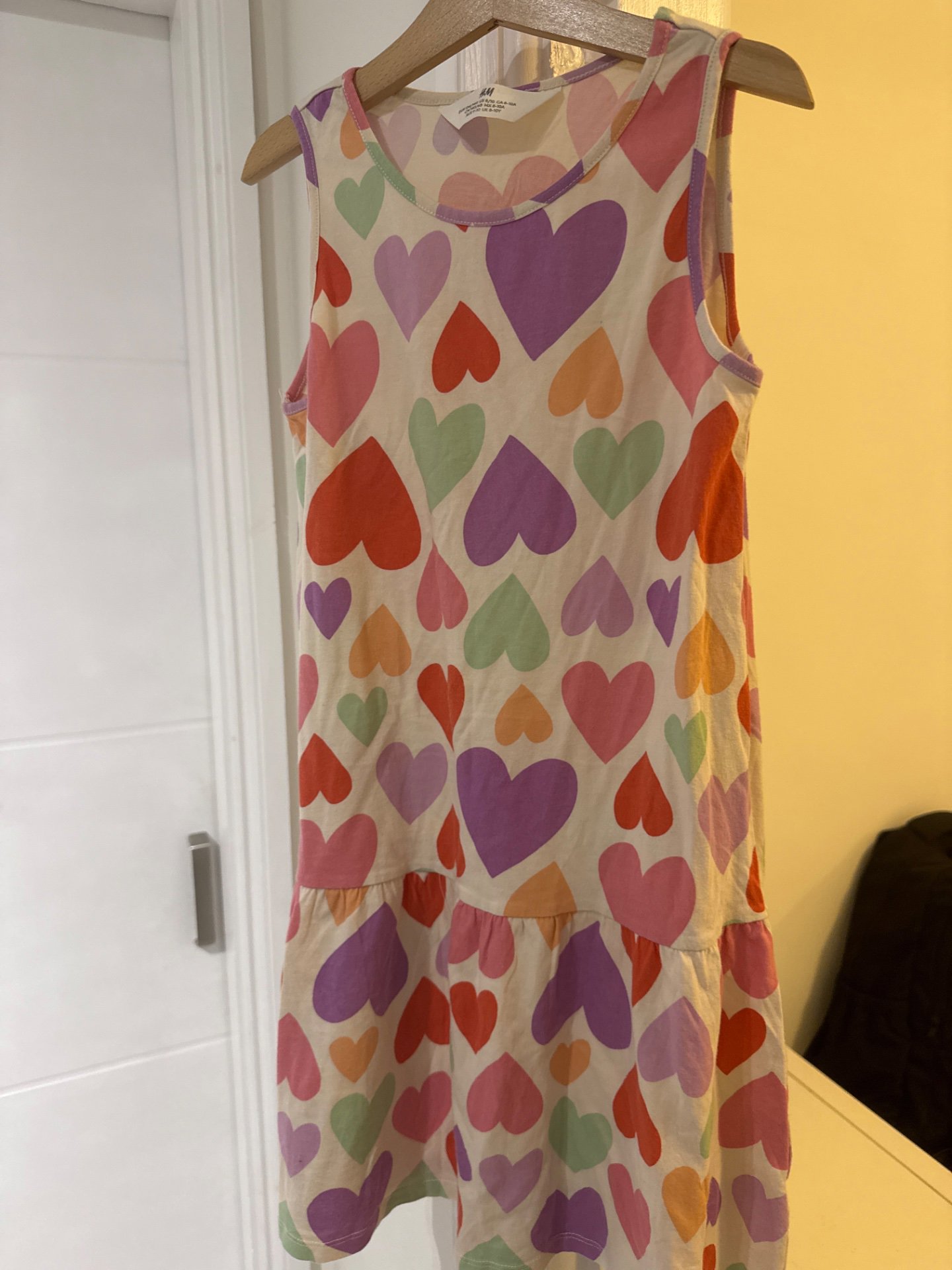 Girls Heart Print Sleeveless Dress – Size 7-8Y, H&M, 7-8 years, Excellent condition — preloved on SilentSale®