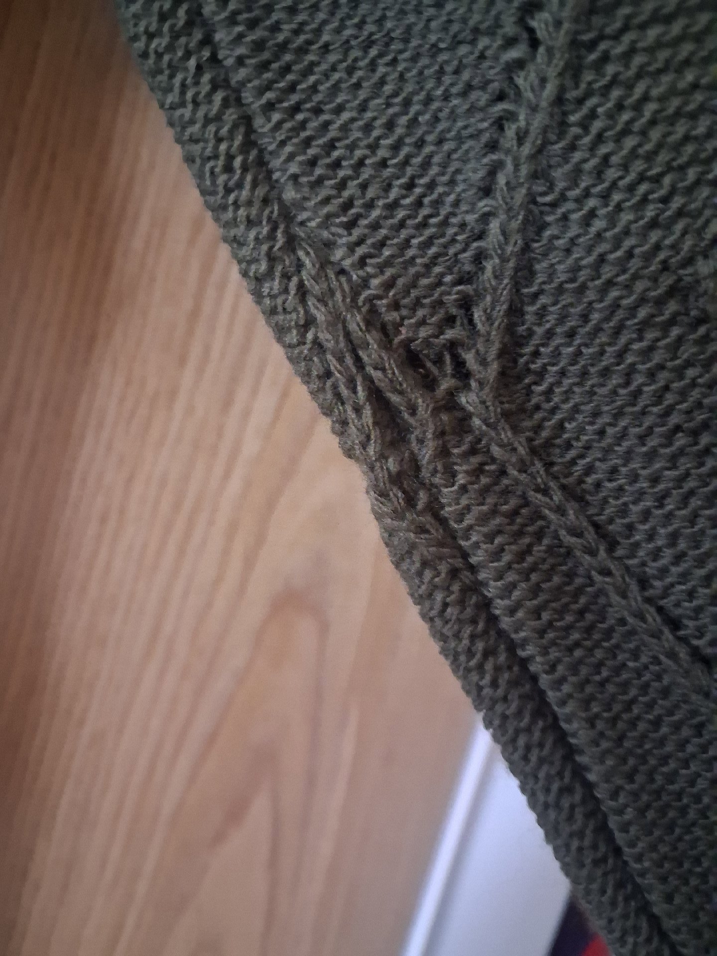 Green Knitted Jumper with White Bow Detail, Unbranded, 4, Excellent condition — preloved on SilentSale®
