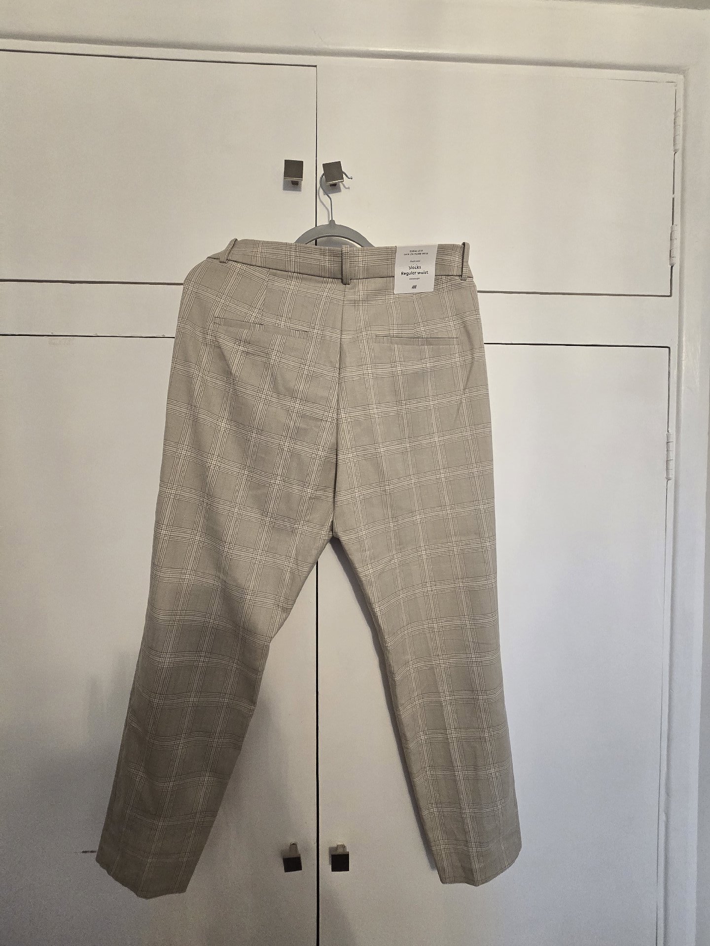 H&M Beige Checked Regular Waist Slacks – UK 18, H&M, 18, New condition — preloved on SilentSale®