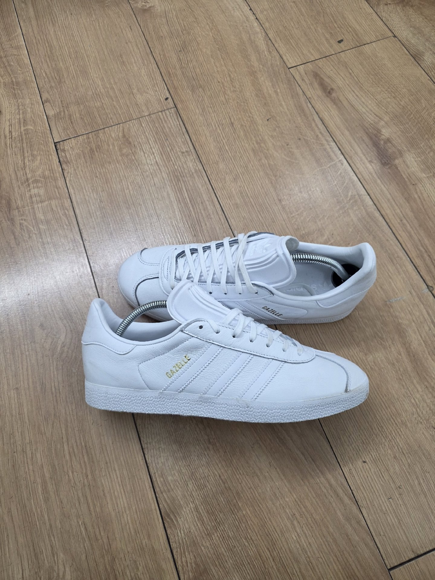 Adidas Gazelle White Leather Trainers uk 9.5, Adidas, 9.5, New condition — preloved on SilentSale®