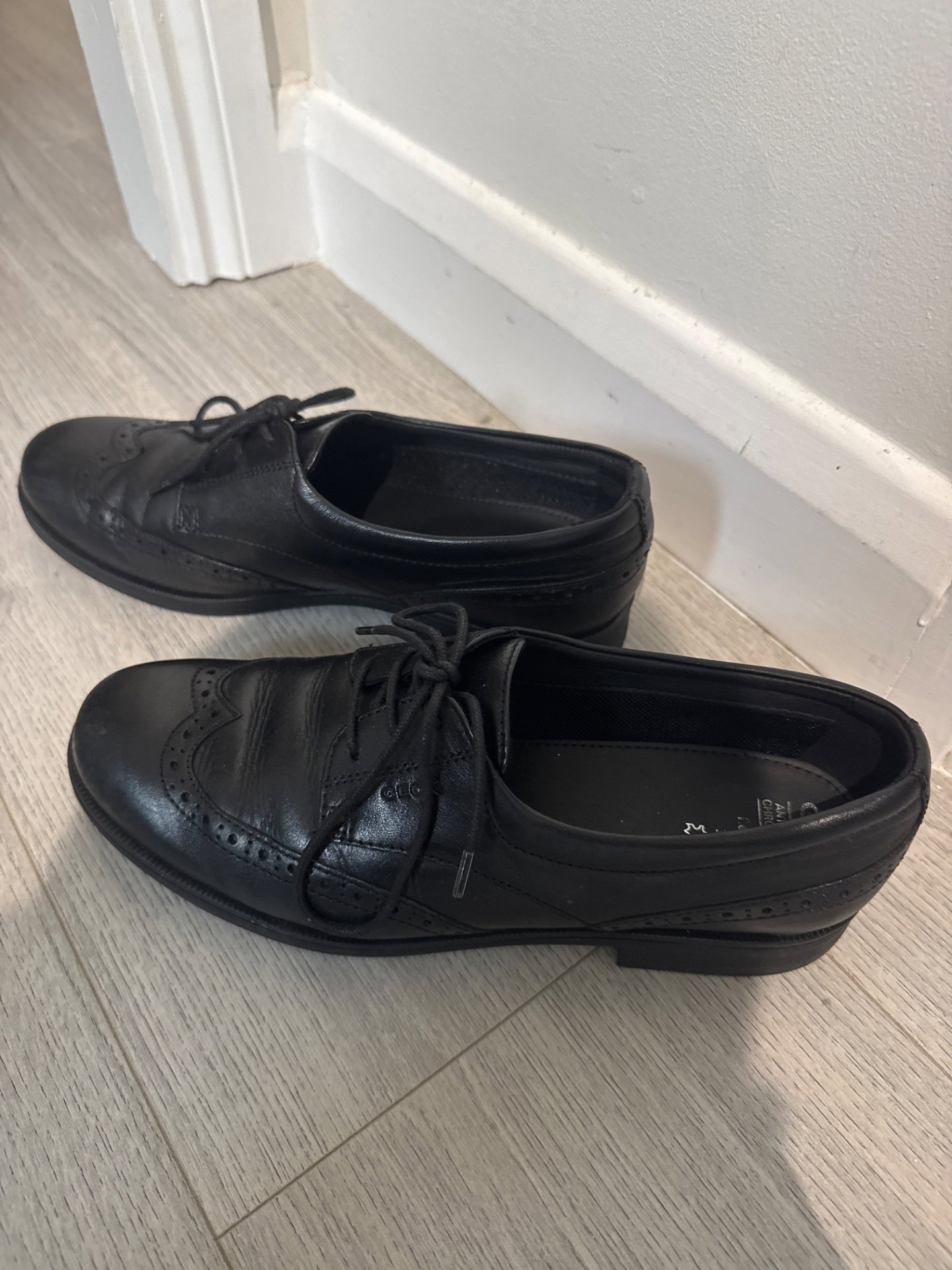 Geox Black Leather Brogue Lace-Up Shoes – UK 6 EU 39, Geox, 6, Like New condition — preloved on SilentSale®