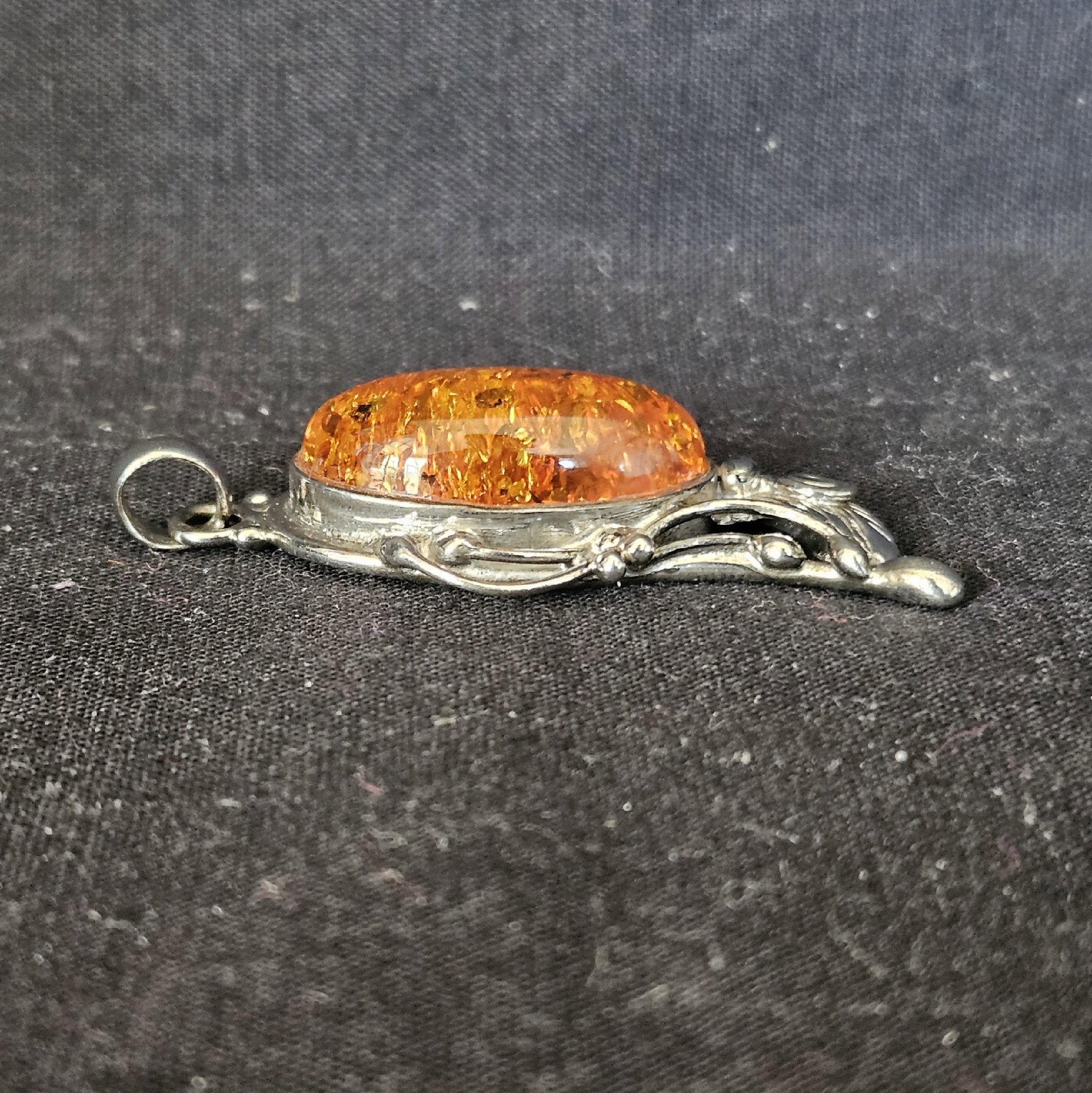 925 sterling silver Amber pendant with daisy flower(A6), sterling silver, One Size, New condition — preloved on SilentSale®