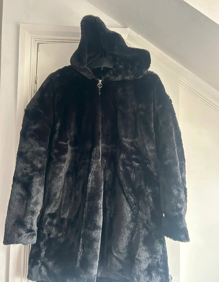 Black Faux Fur Hooded Coat, Beloved Woman, 18, Excellent condition — preloved on SilentSale®