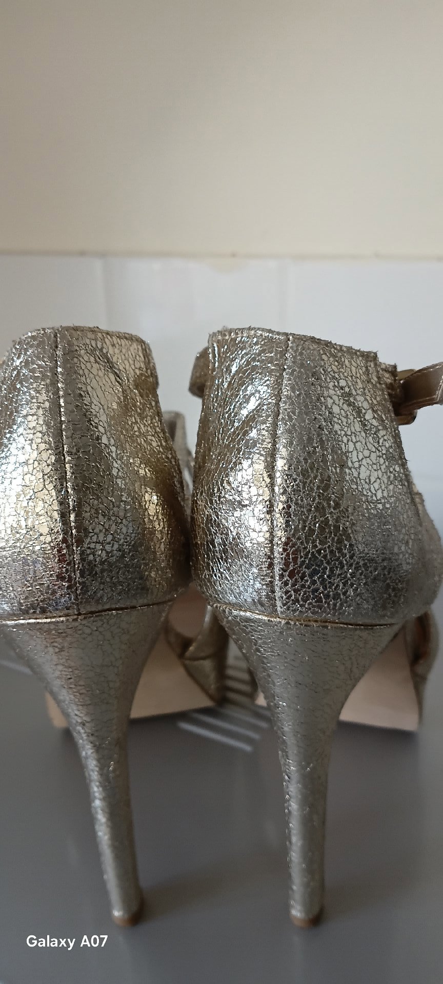 New Look Gold High Heel Platform Sandals – UK 6 / EU 39, New Look, 6, Excellent condition — preloved on SilentSale®