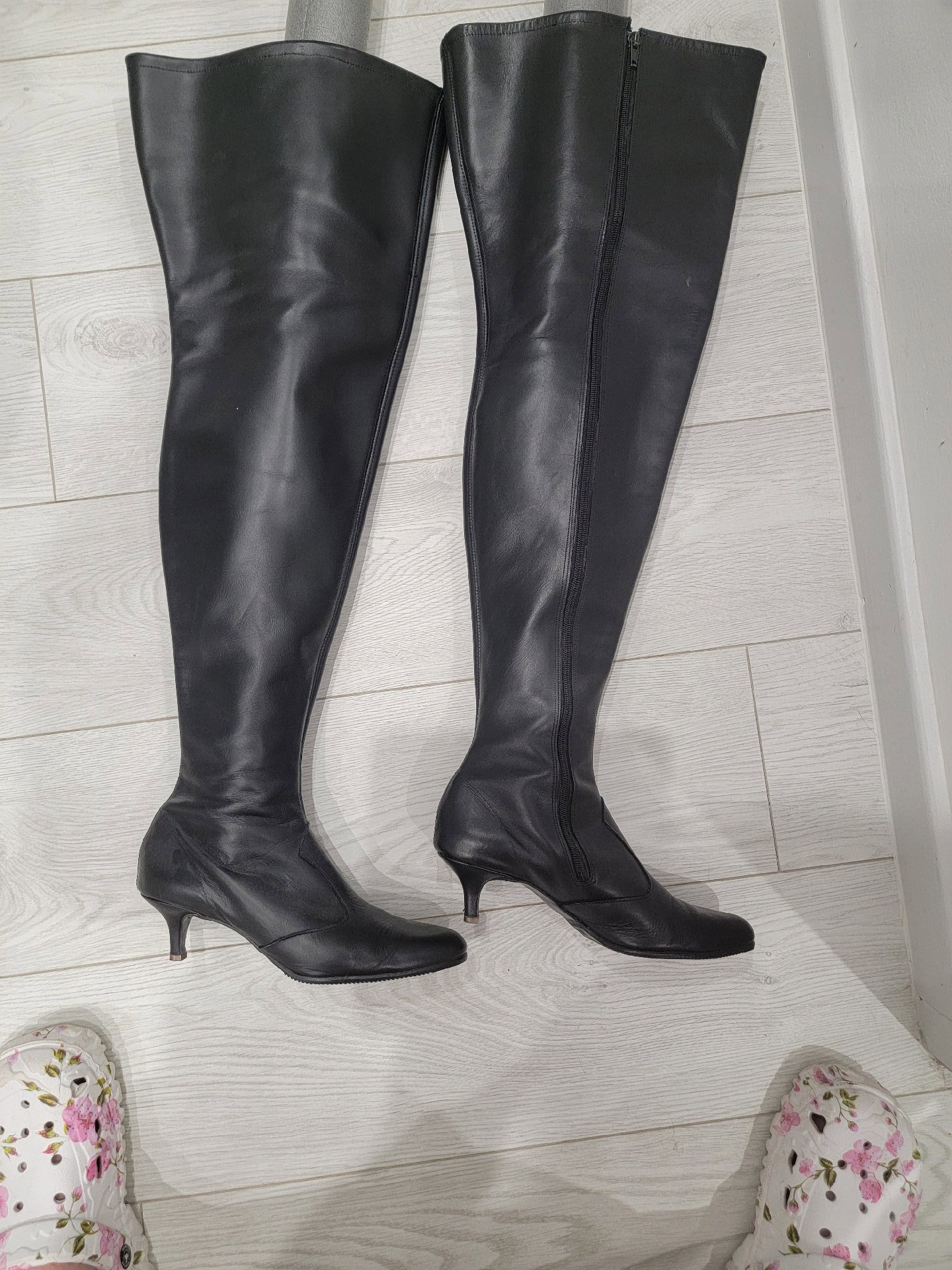 Black Leather Thigh High Boots, Leg San, 5, Good condition — preloved on SilentSale®