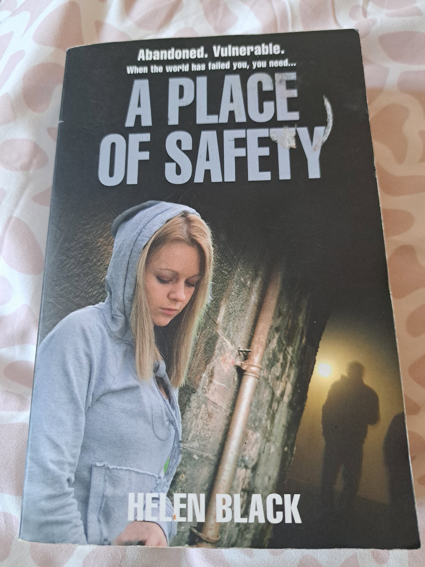 Place of Safety — Helen Black, HarperCollins Publishers Limited, One Size, Good condition — preloved on SilentSale®