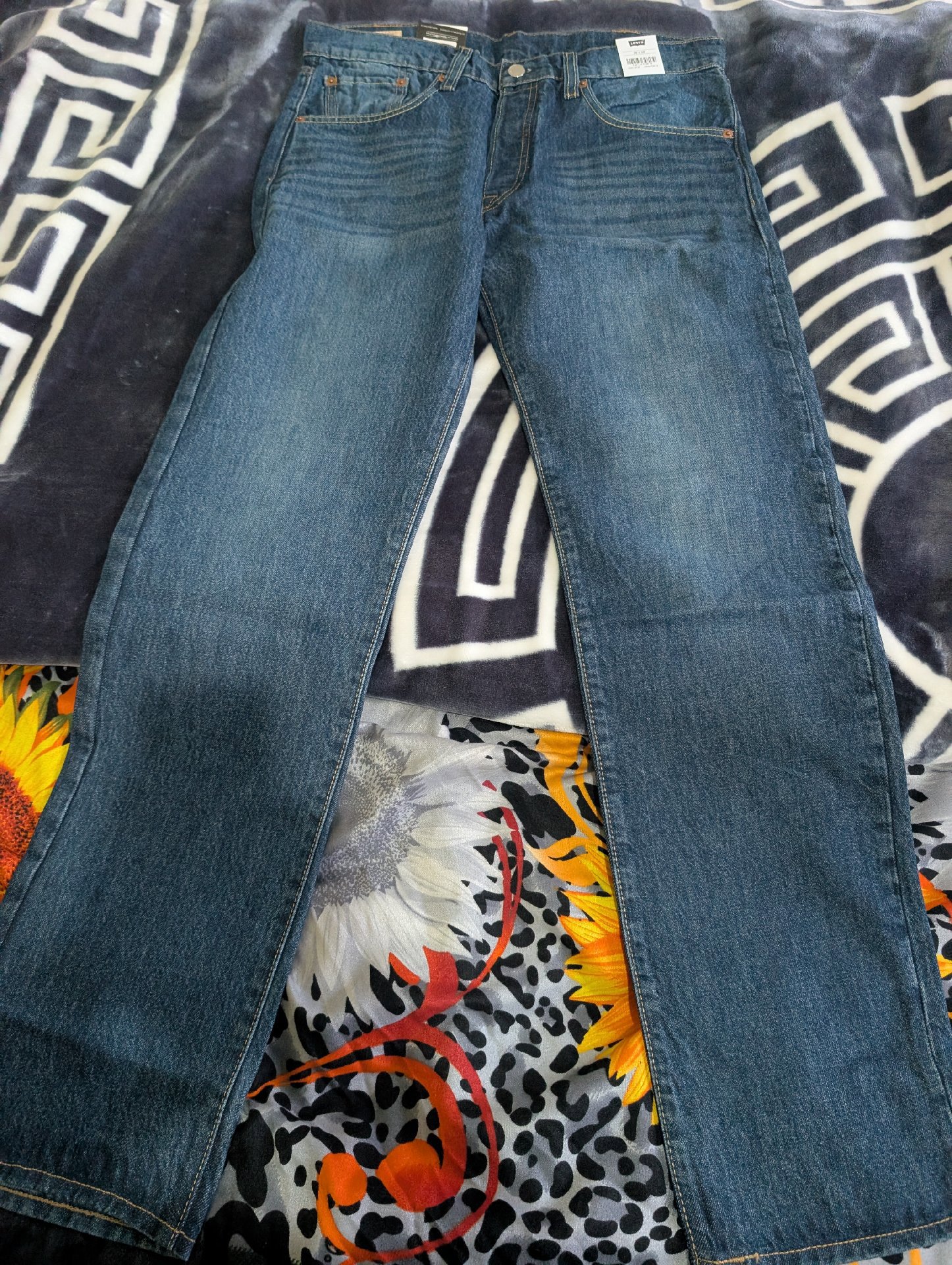 New Levi's 501 men denim jeans 32 x32, Levi's, W34 L32, New condition — preloved on SilentSale®