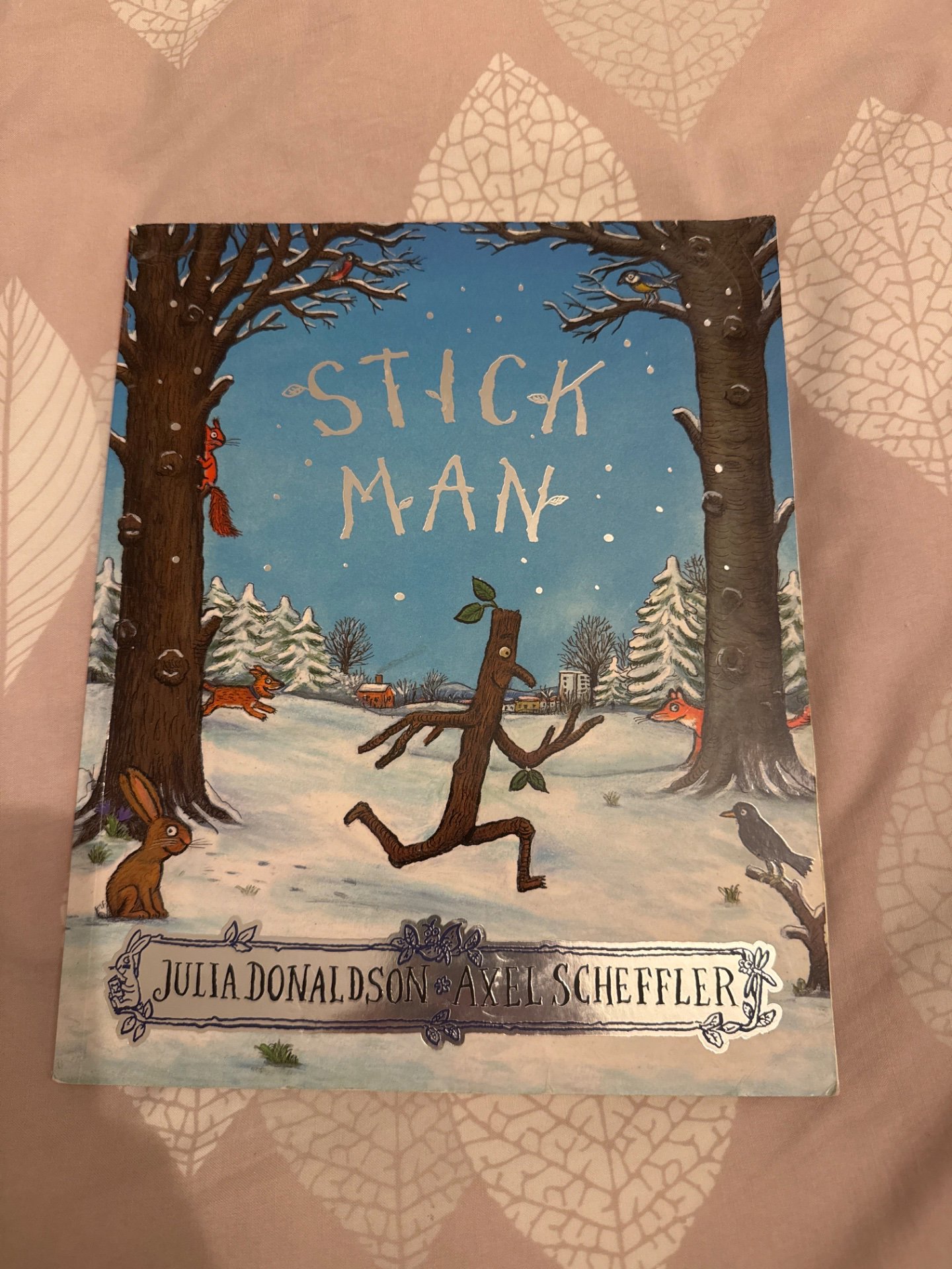 Stick Man — Julia Donaldson, Scholastic, One Size, Good condition — preloved on SilentSale®