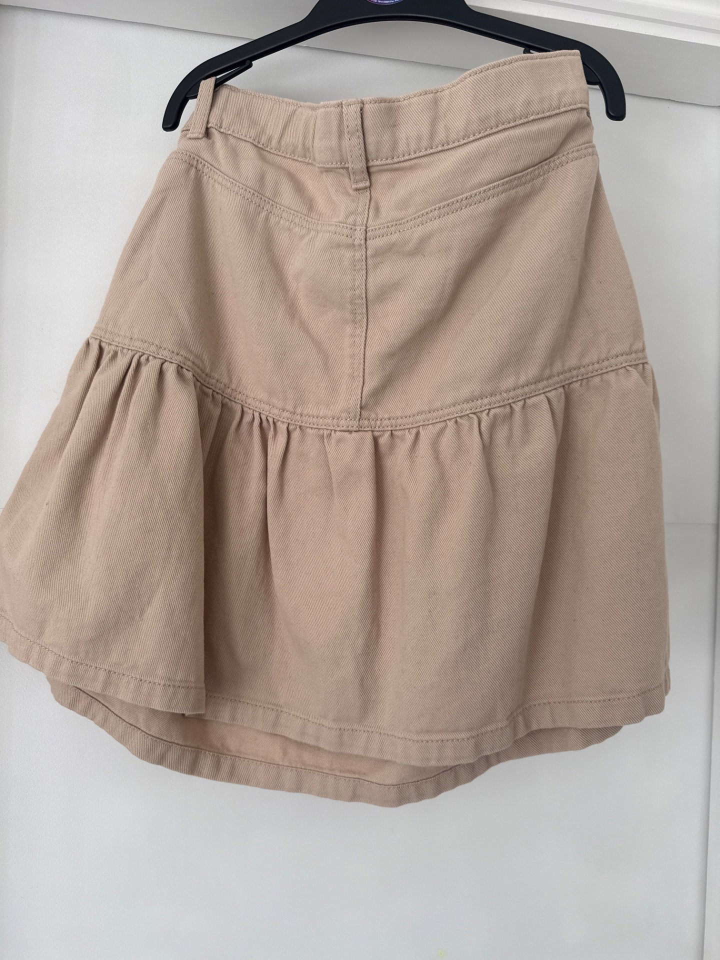 H&M Beige skirt – UK 9-10Y, H&M, 10 years, Excellent condition — preloved on SilentSale®