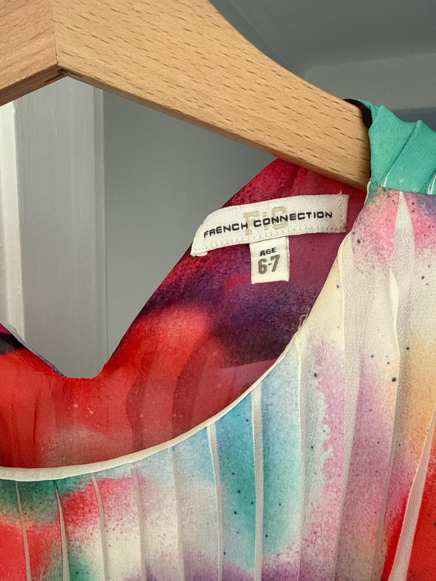 Colourful Pleated Sleeveless Dress – Size 10, French Connection, 7 years, Excellent condition — preloved on SilentSale®