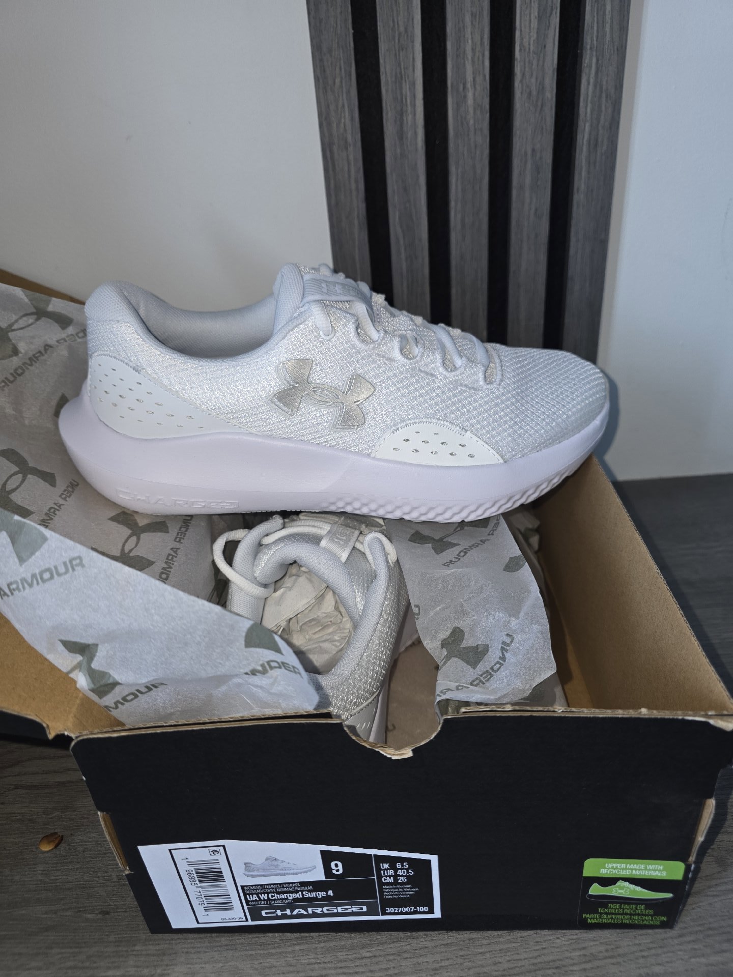 Under Armour White Charged Surge 4 Trainers – UK 6.5, Under Armour, 6.5, New condition — preloved on SilentSale®