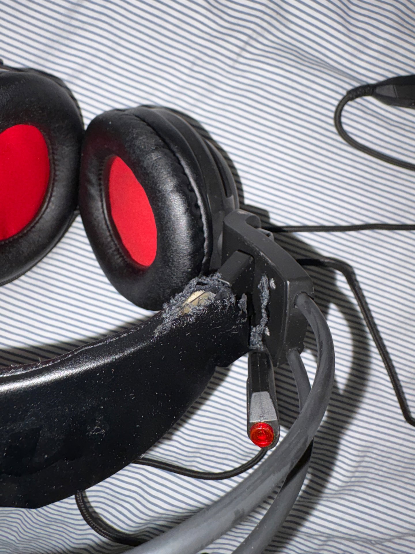 MSI DS502 Gaming Headset, MSI, One Size, Good condition — preloved on SilentSale®