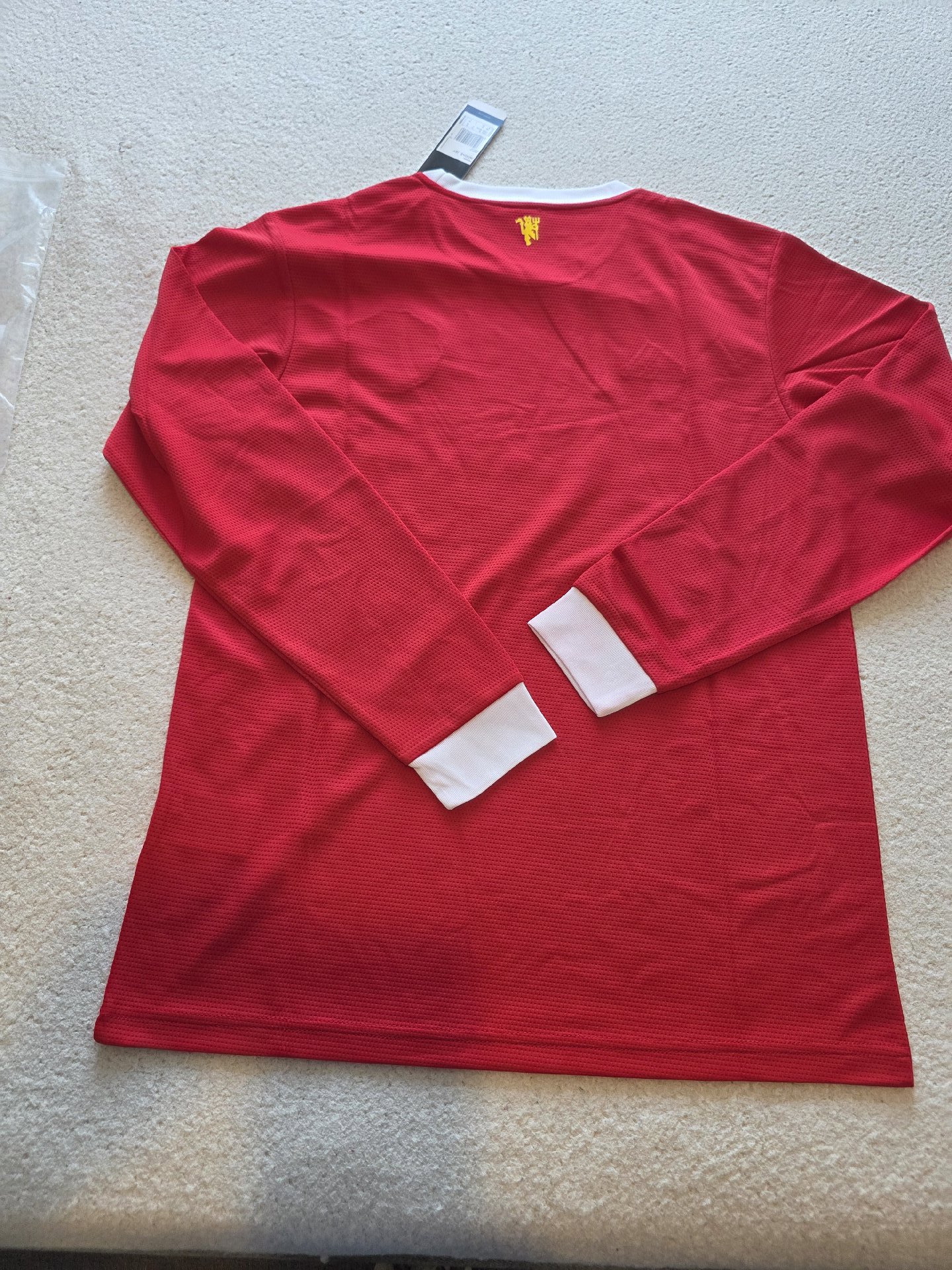 Adidas Manchester United Red Long Sleeve Football Shirt – M, Adidas, M, New condition — preloved on SilentSale®