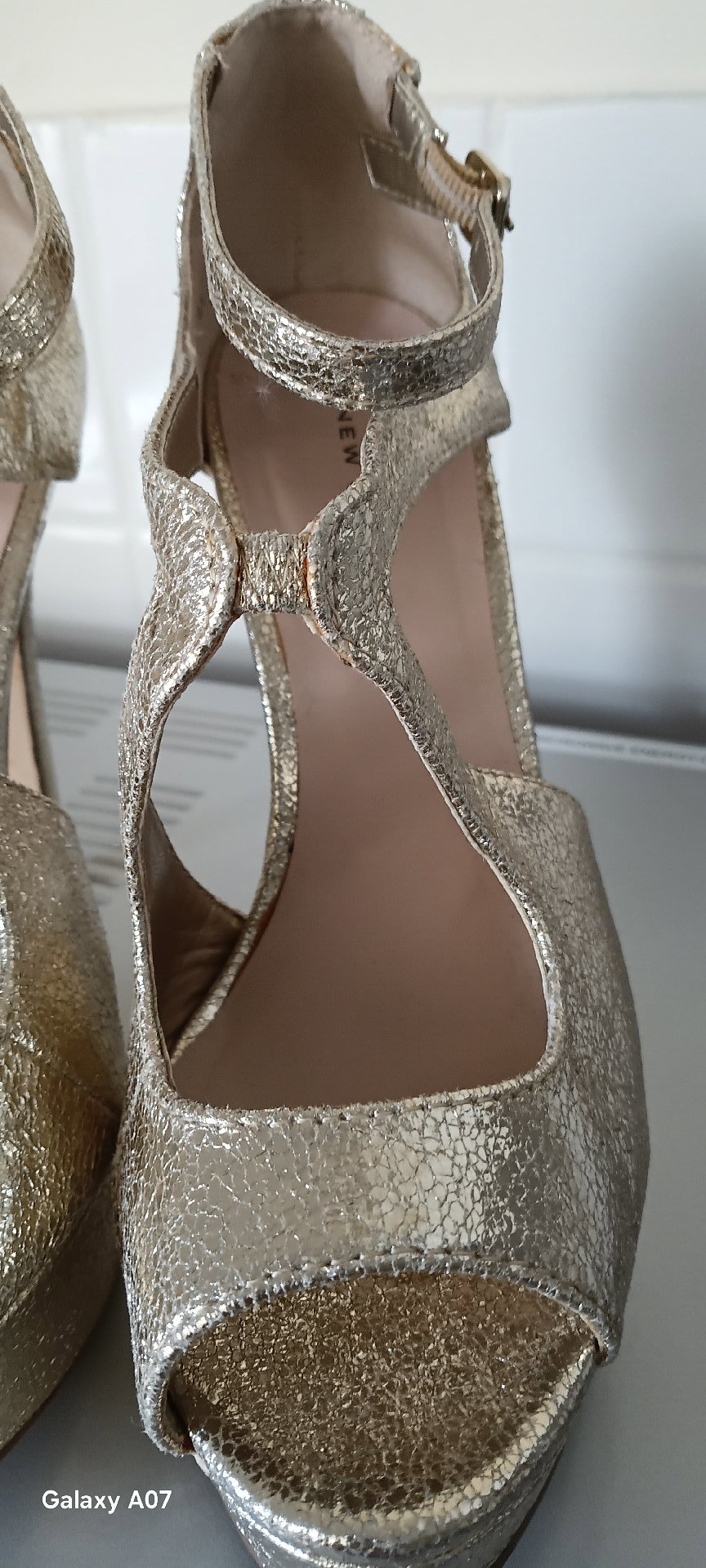 New Look Gold High Heel Platform Sandals – UK 6 / EU 39, New Look, 6, Excellent condition — preloved on SilentSale®